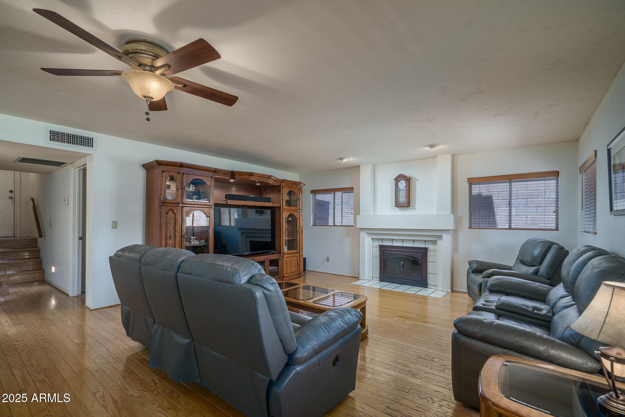 5596 W MERCER Lane