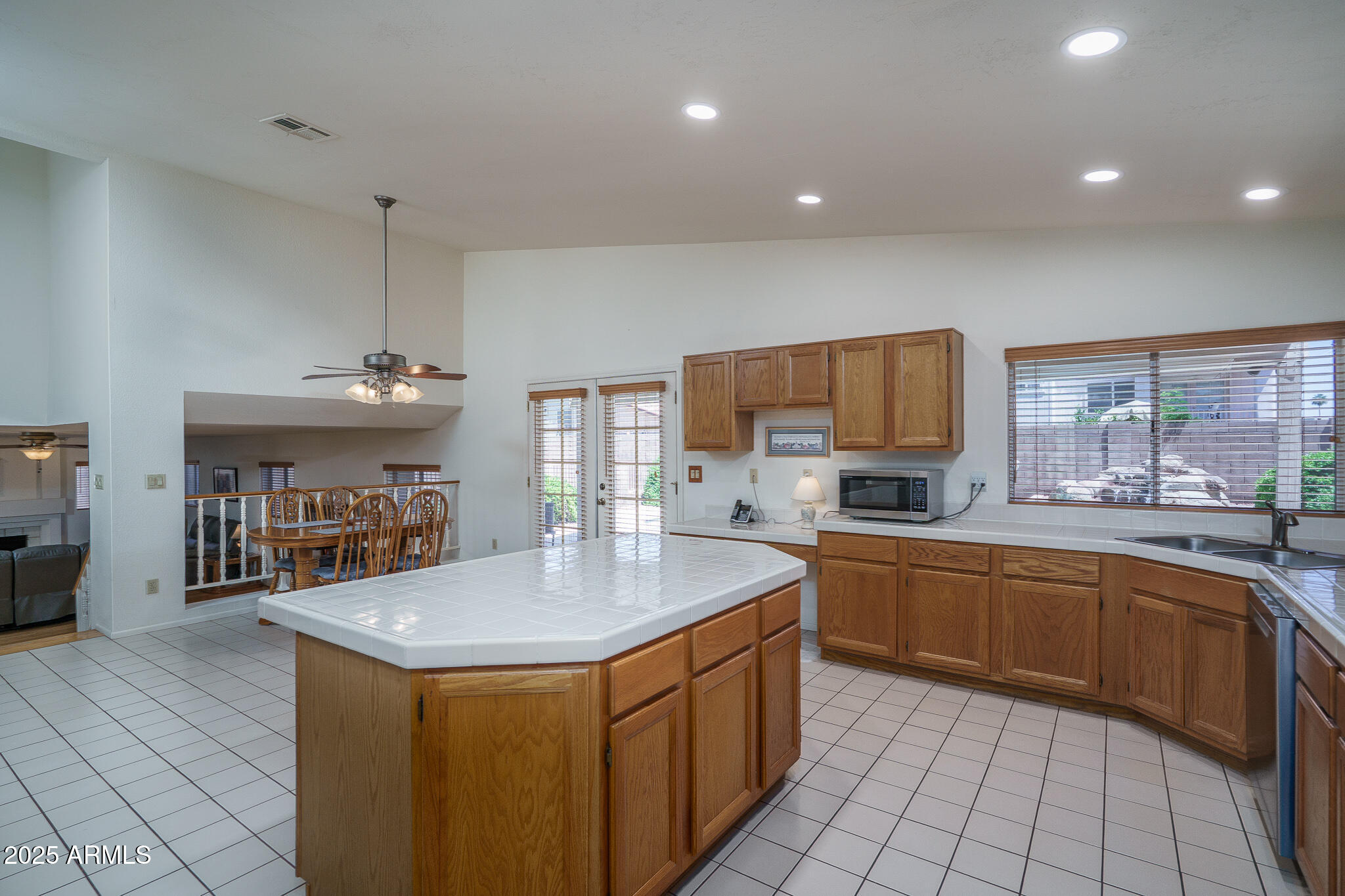 5596 W MERCER Lane