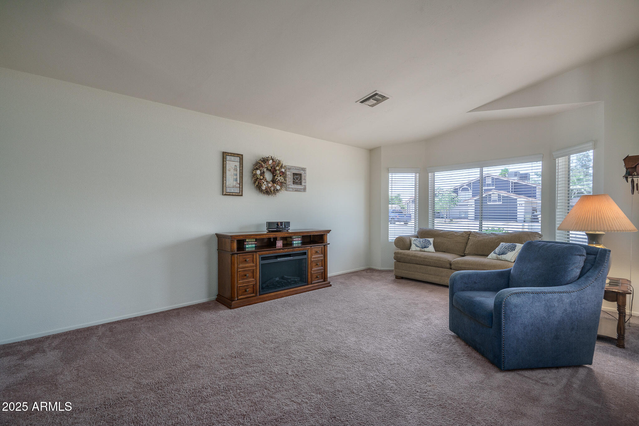 5596 W MERCER Lane