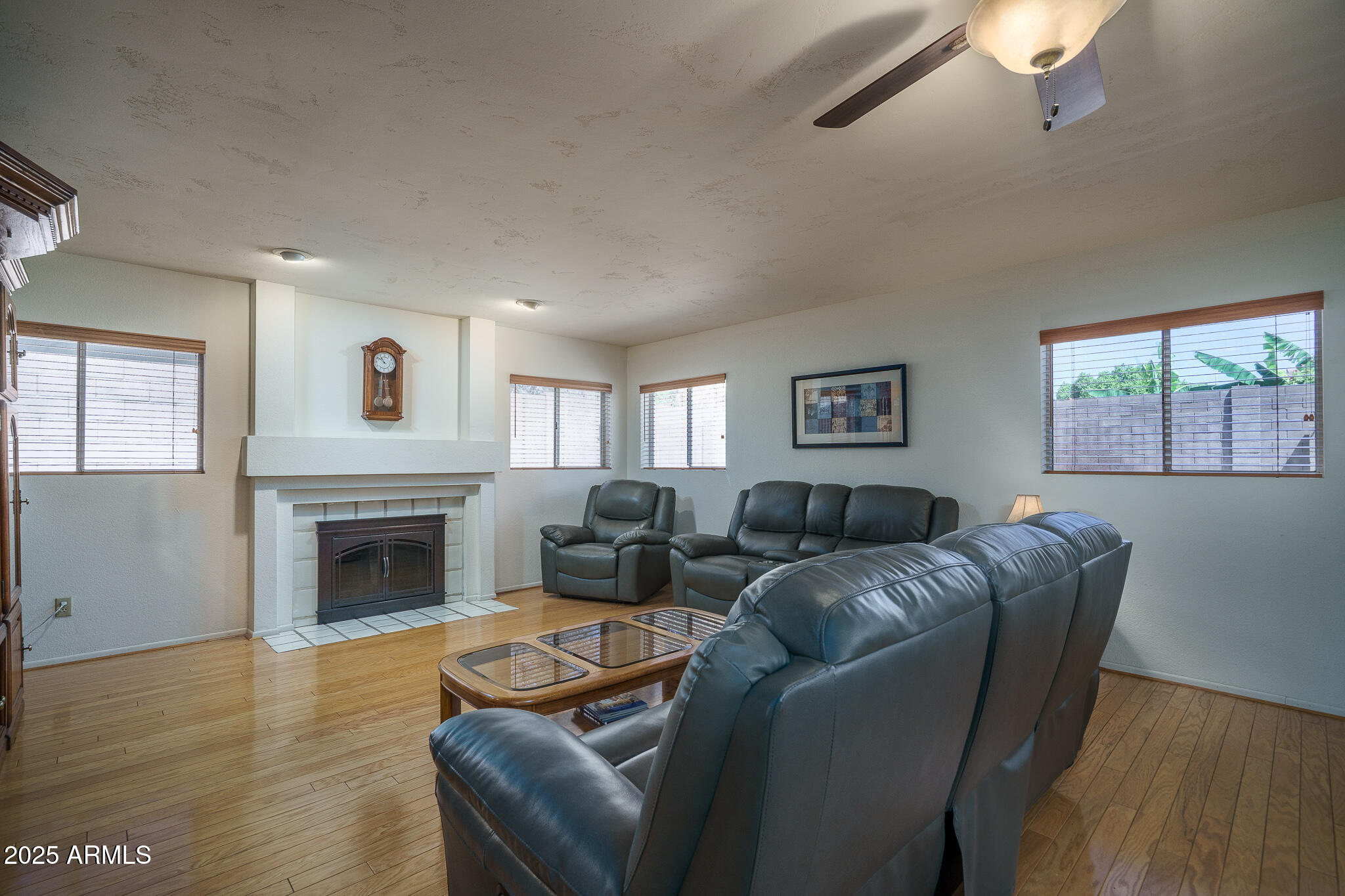 5596 W MERCER Lane