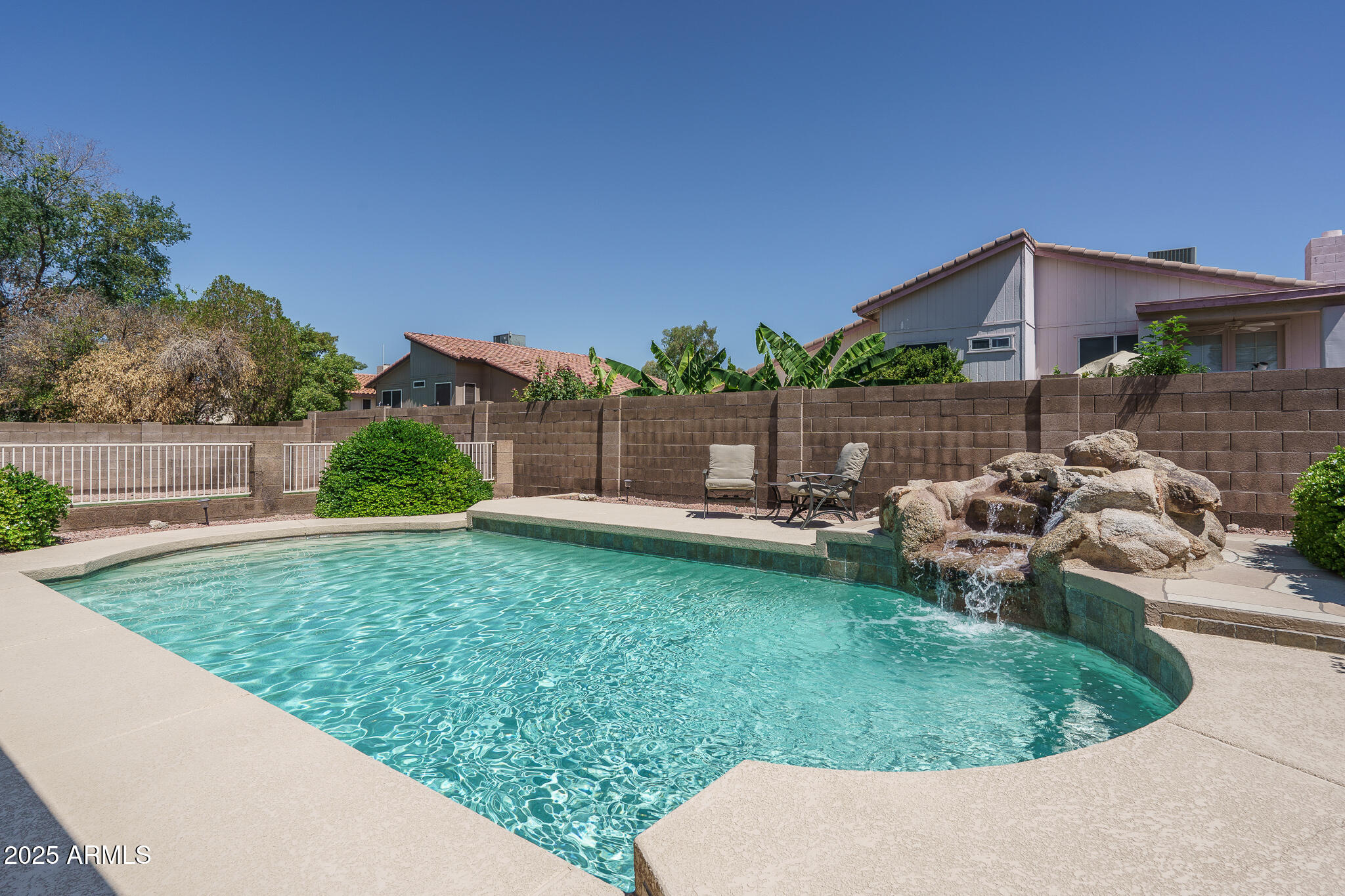 5596 W MERCER Lane