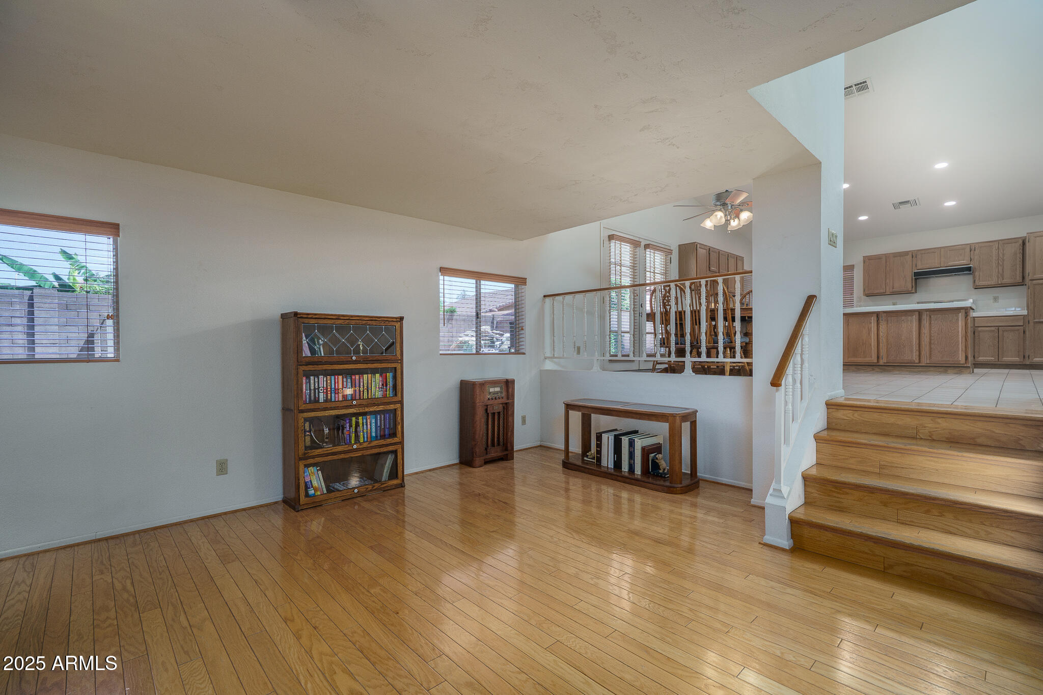 5596 W MERCER Lane