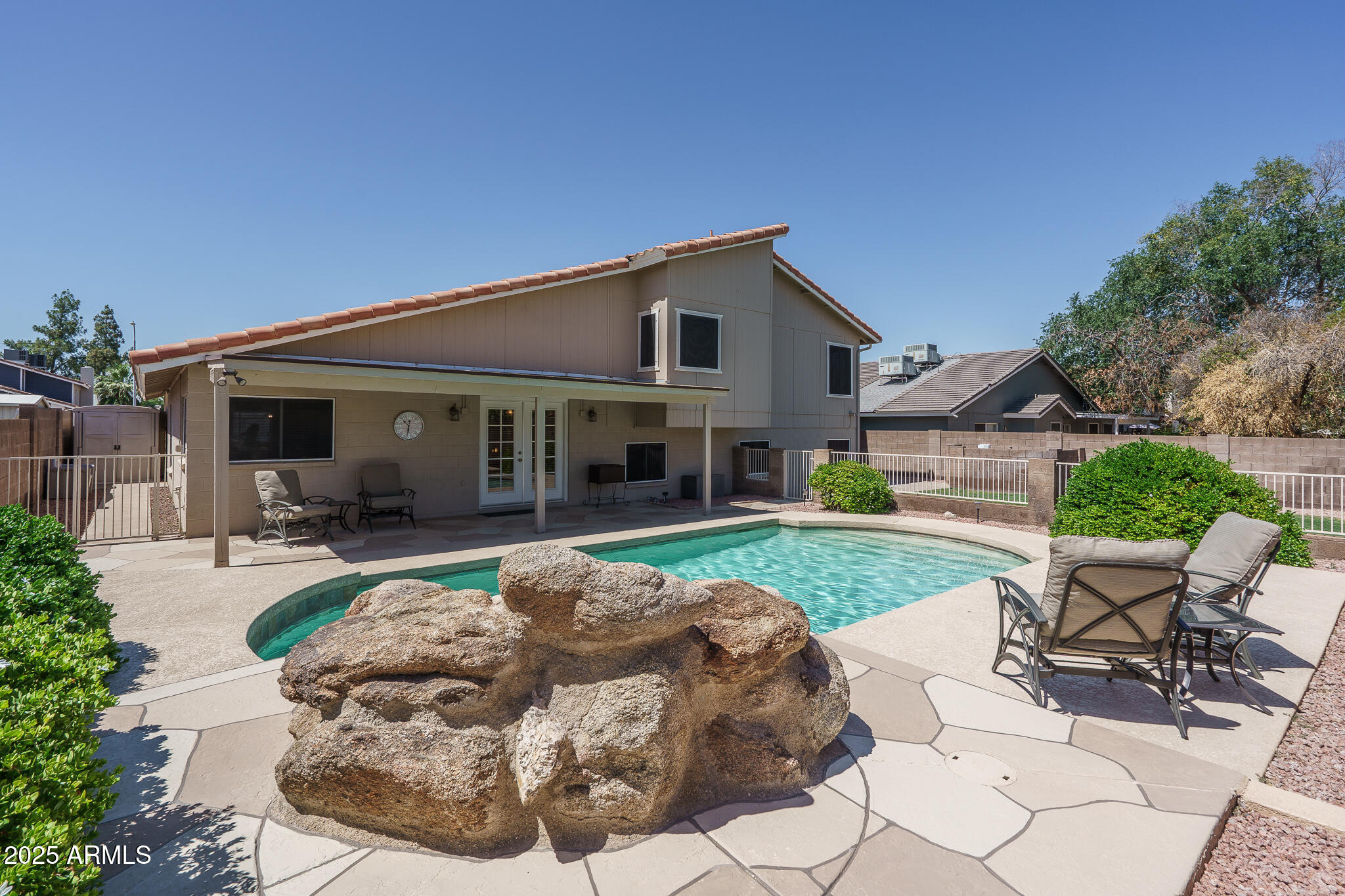 5596 W MERCER Lane