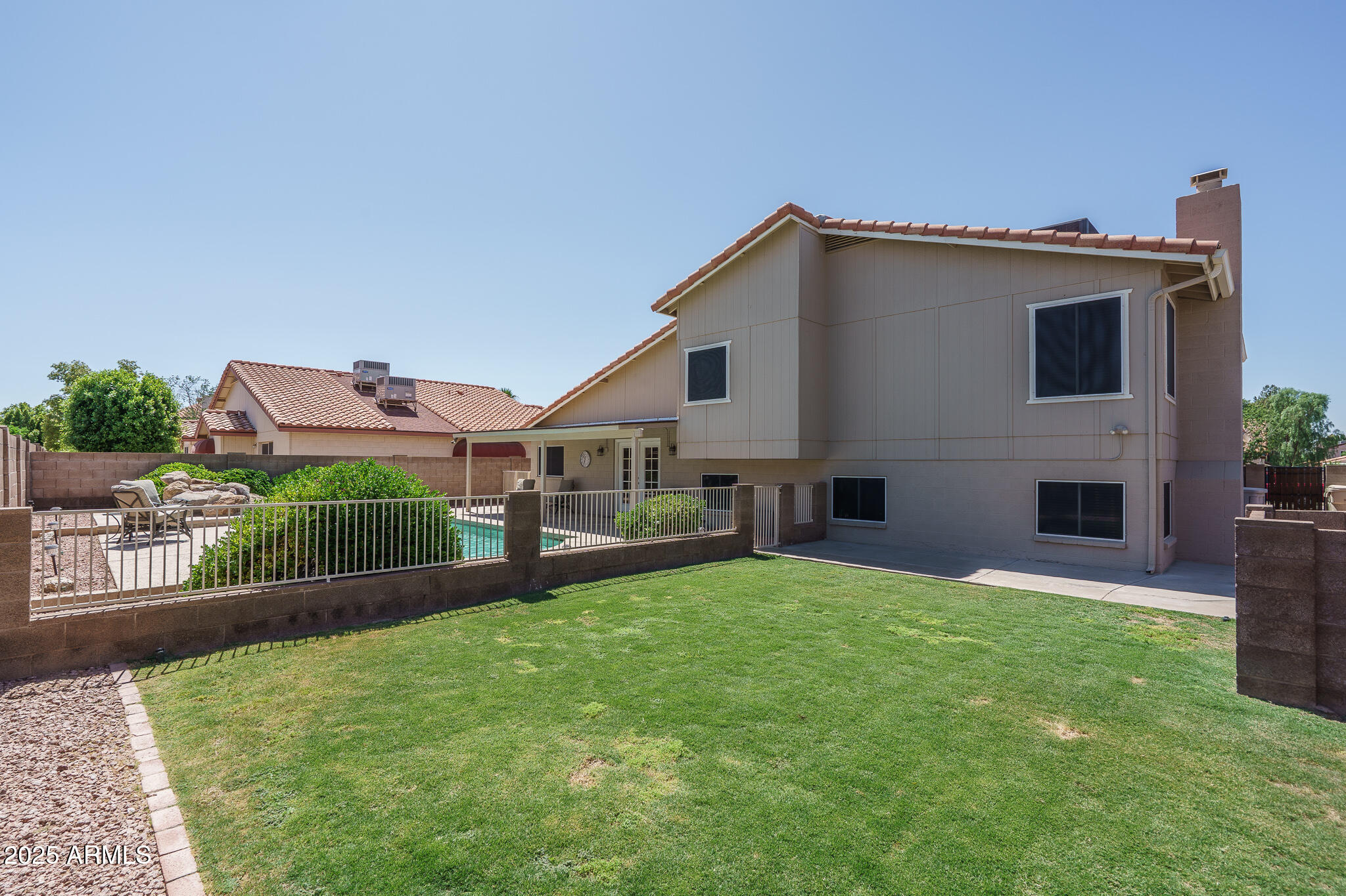 5596 W MERCER Lane