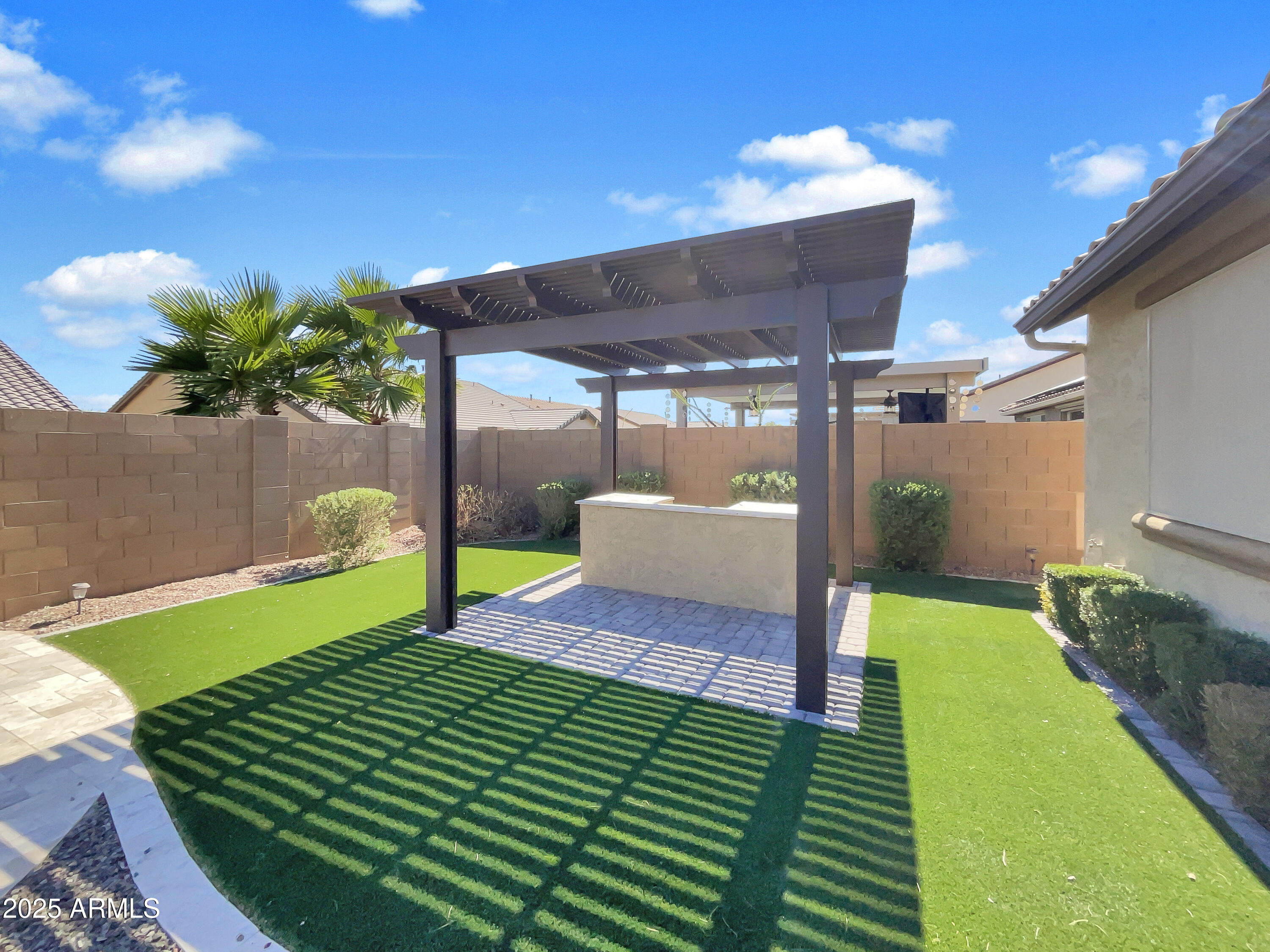 18389 W LONG LAKE Road