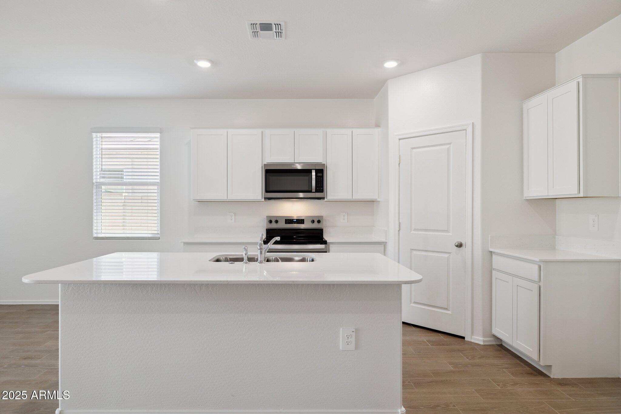 18362 W HACKAMORE Drive