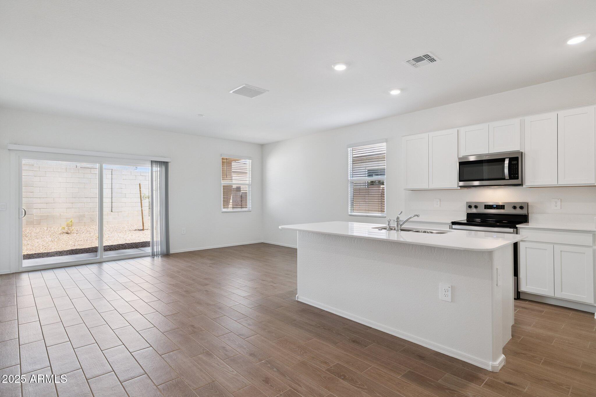 18362 W HACKAMORE Drive