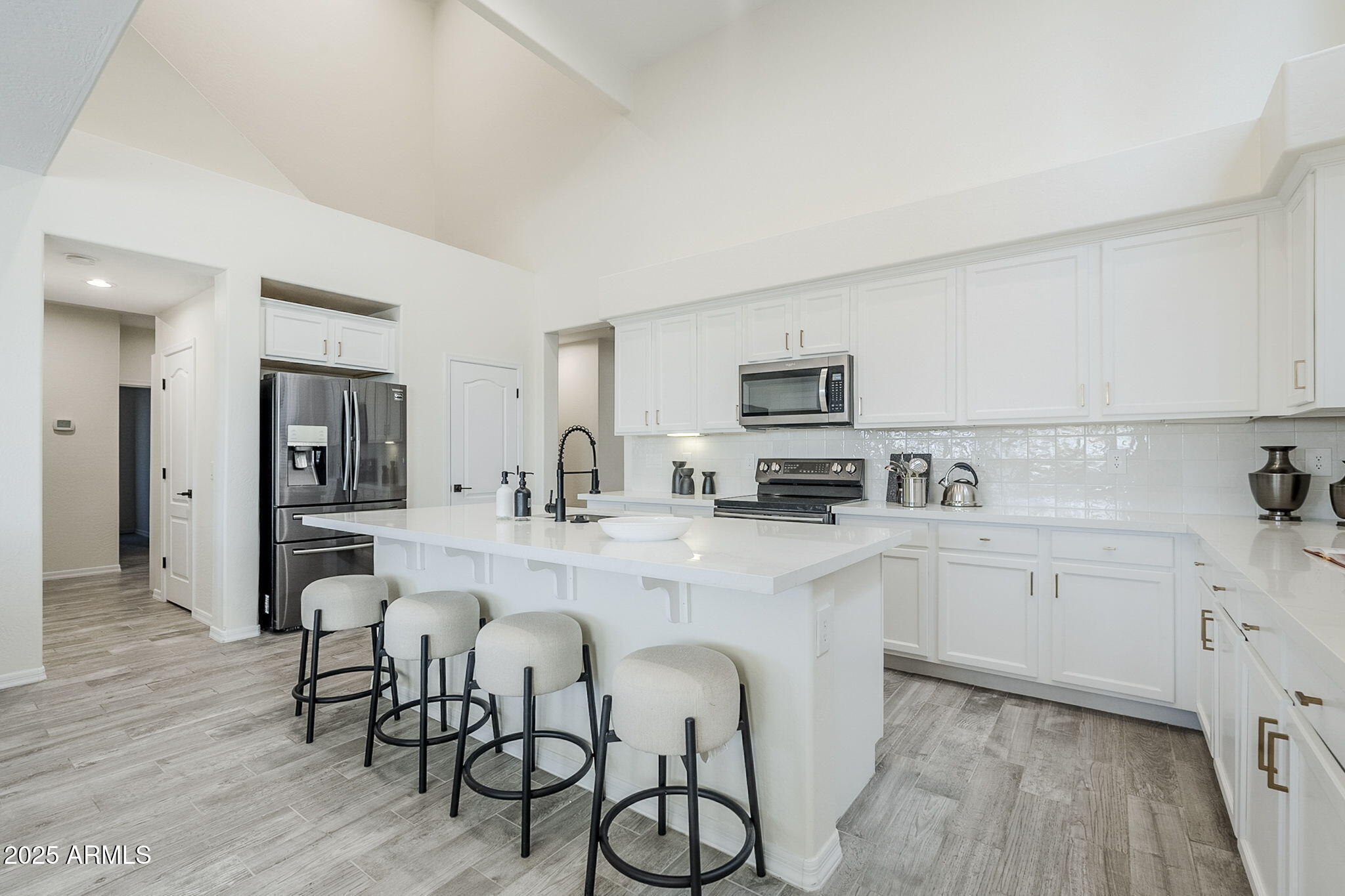 1367 W STEPHANIE Lane