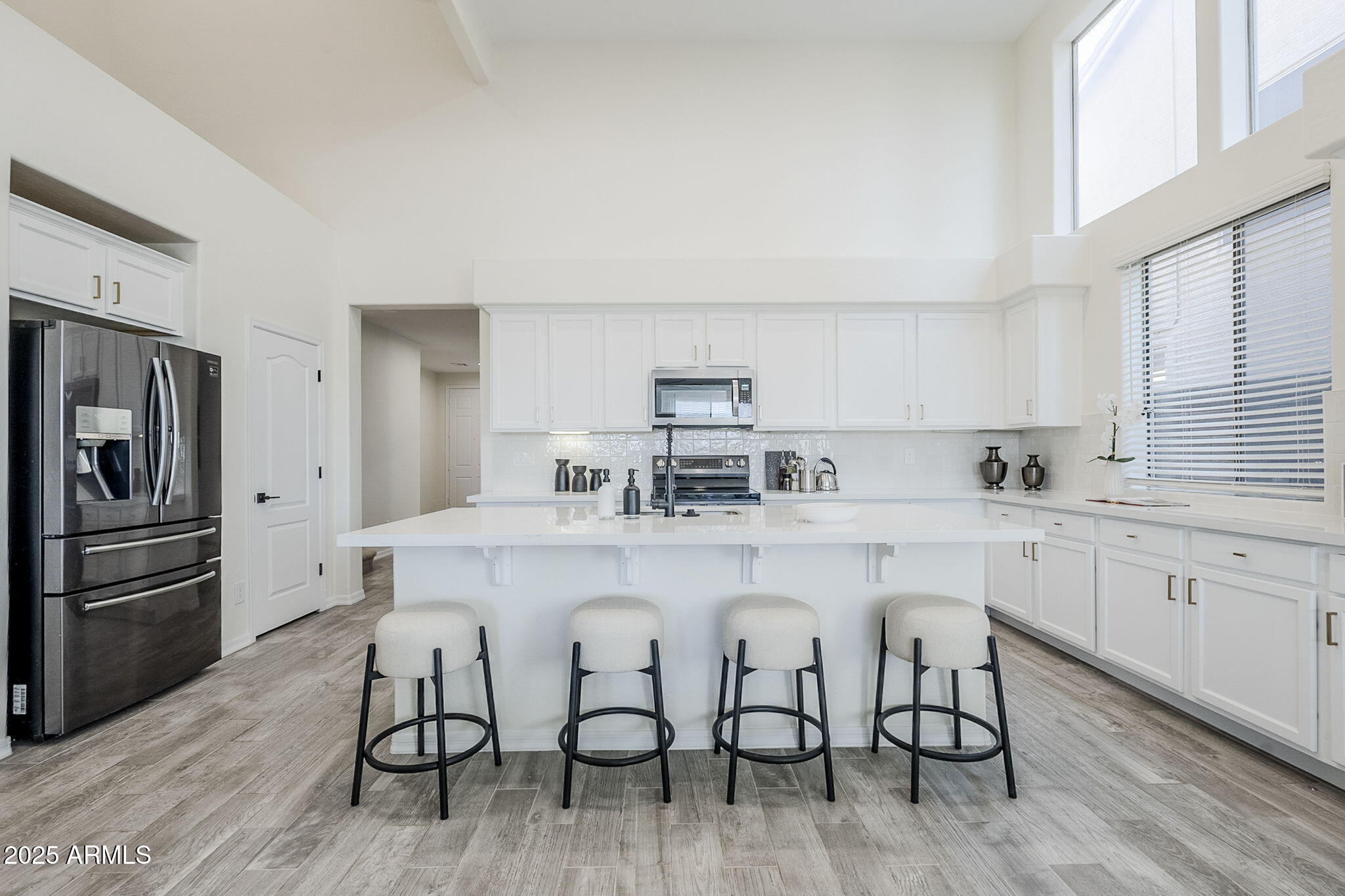 1367 W STEPHANIE Lane