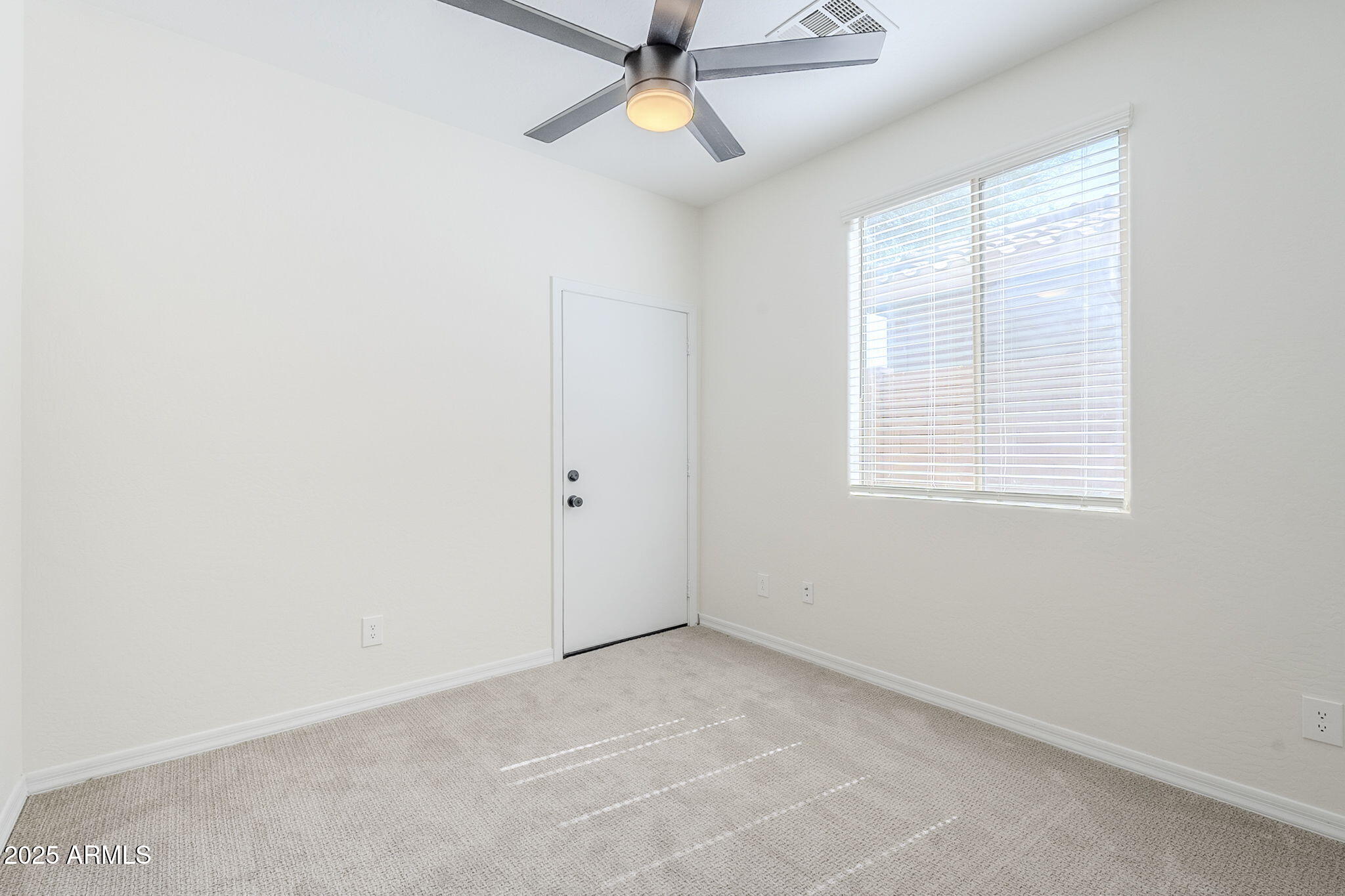 1367 W STEPHANIE Lane