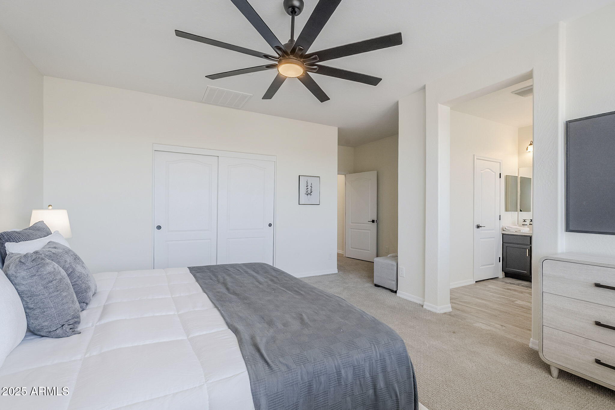 1367 W STEPHANIE Lane