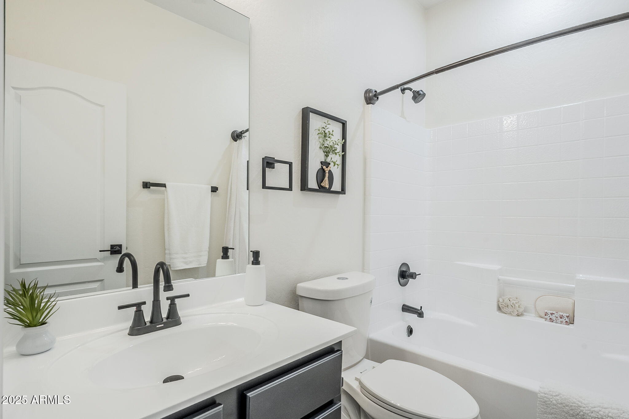 1367 W STEPHANIE Lane