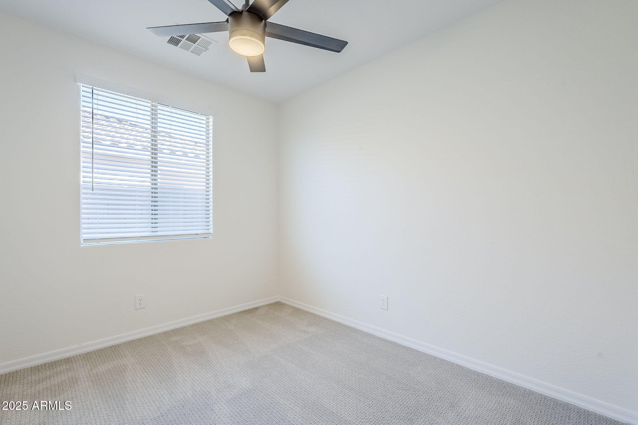 1367 W STEPHANIE Lane