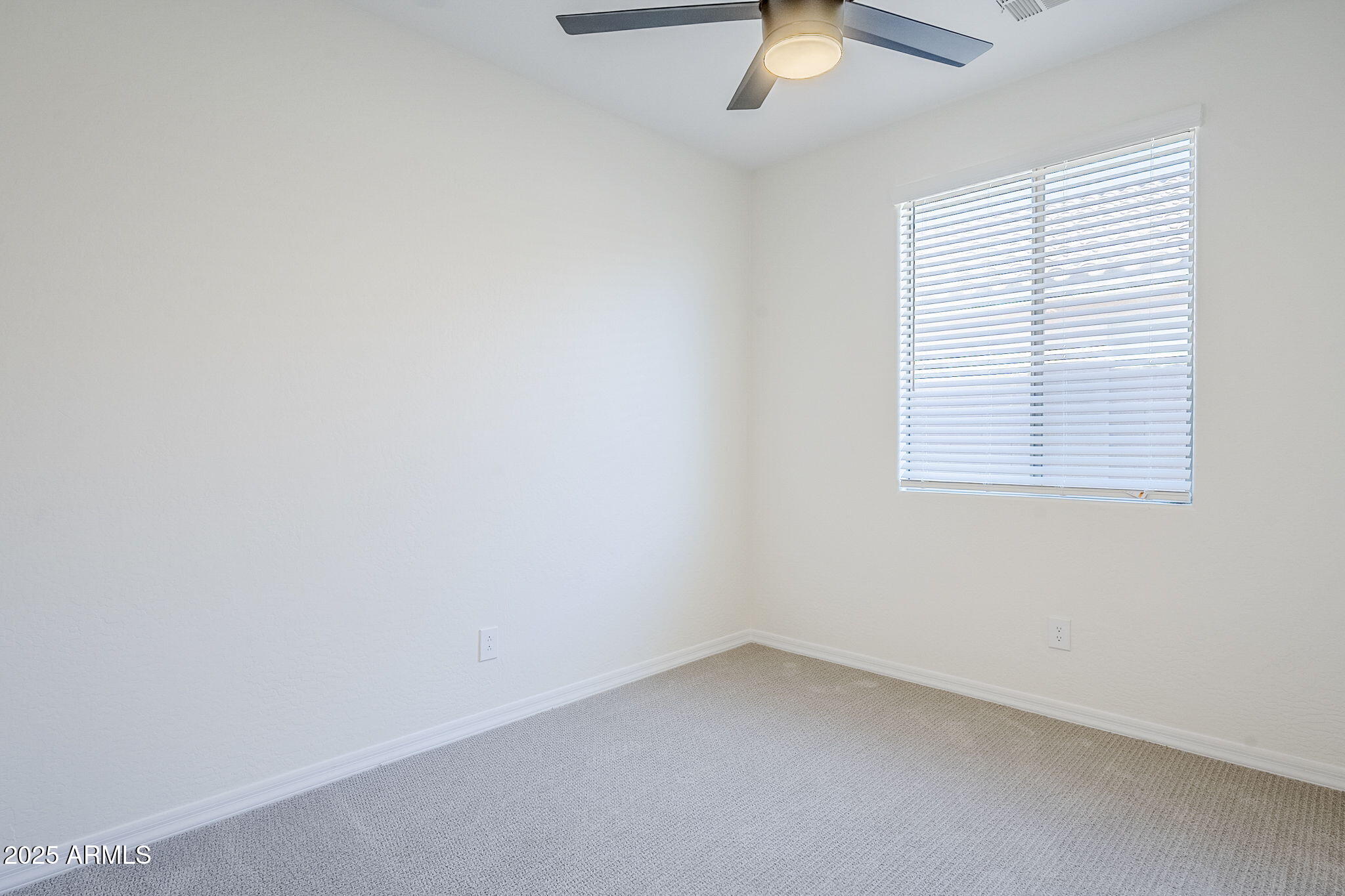 1367 W STEPHANIE Lane