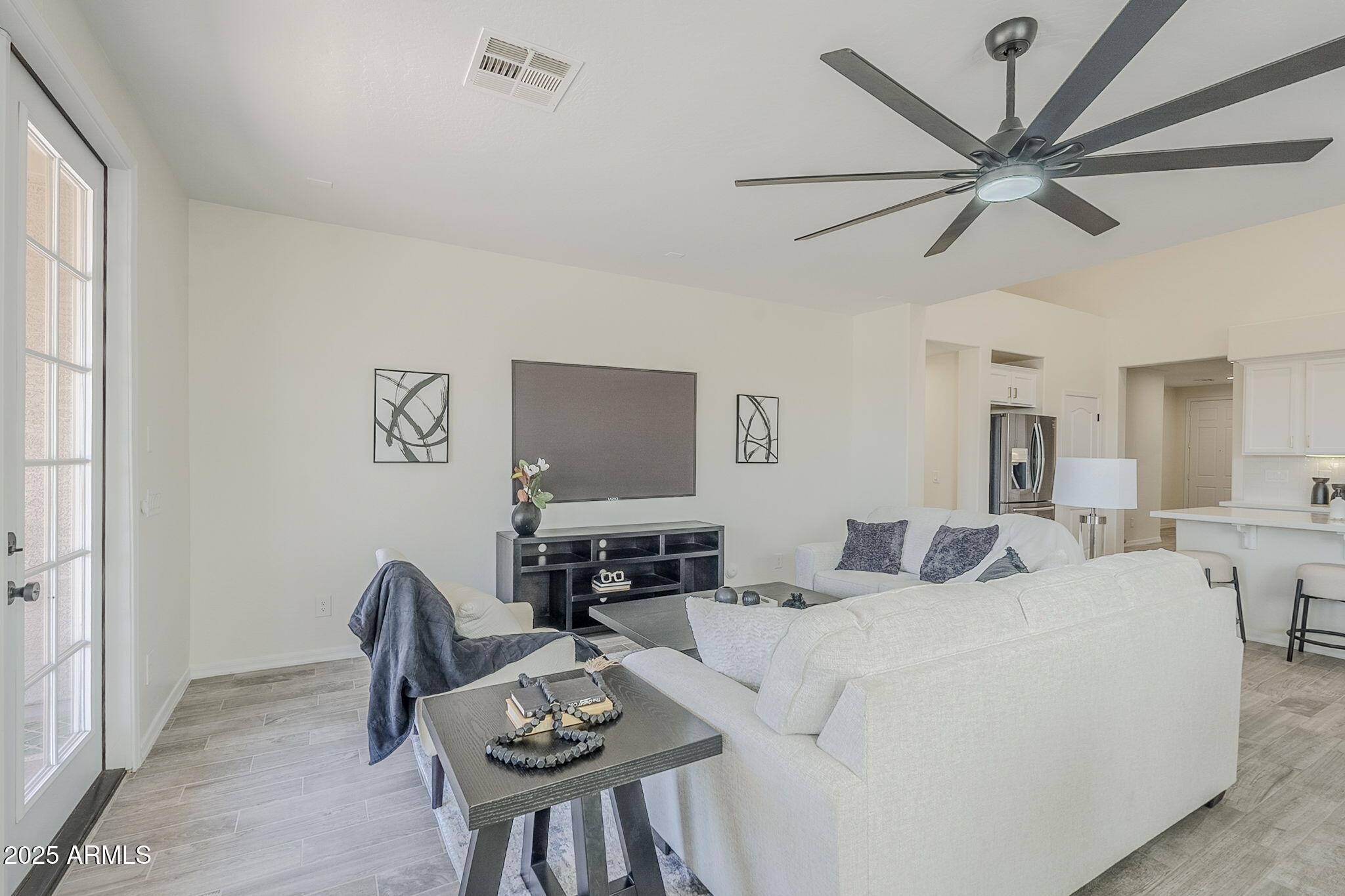 1367 W STEPHANIE Lane