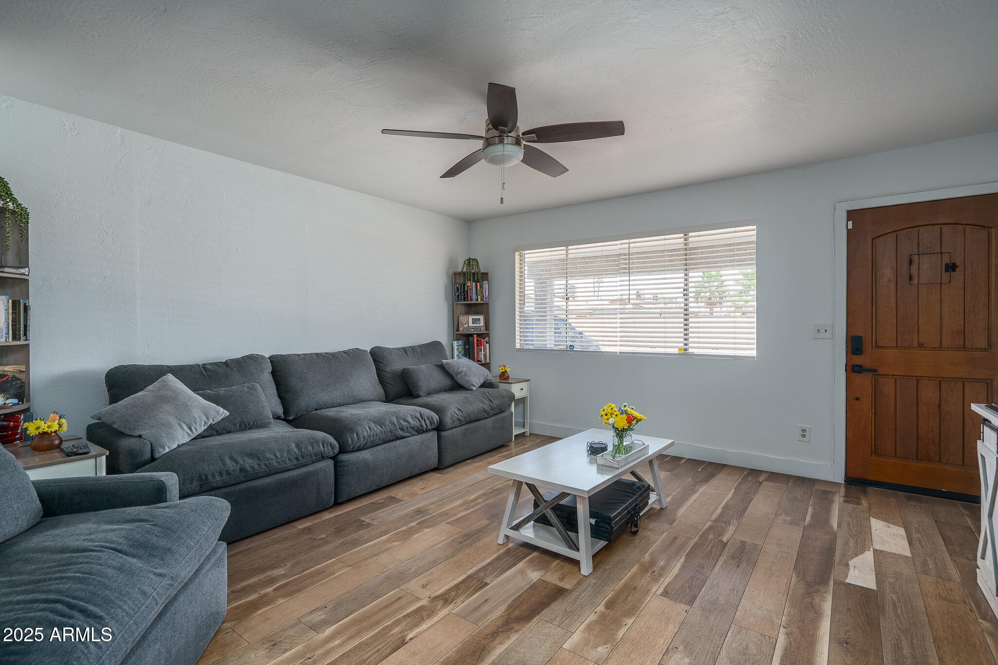 3331 W LIBBY Street