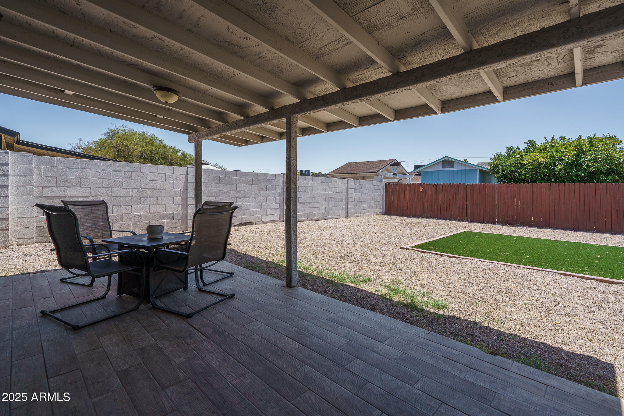 3331 W LIBBY Street