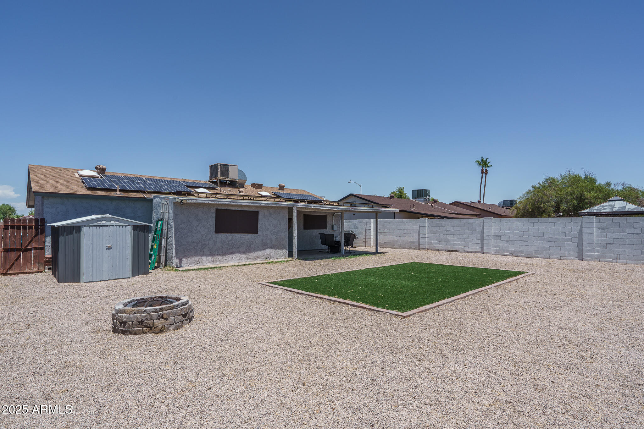 3331 W LIBBY Street