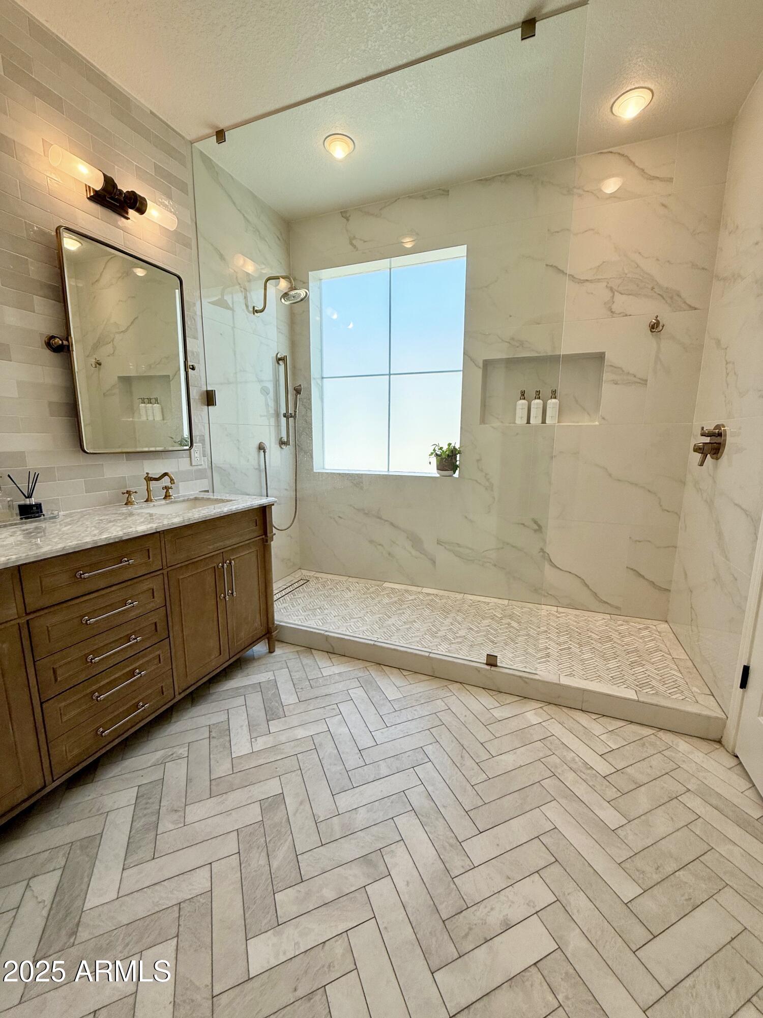 8450 W QUAIL TRACK Drive