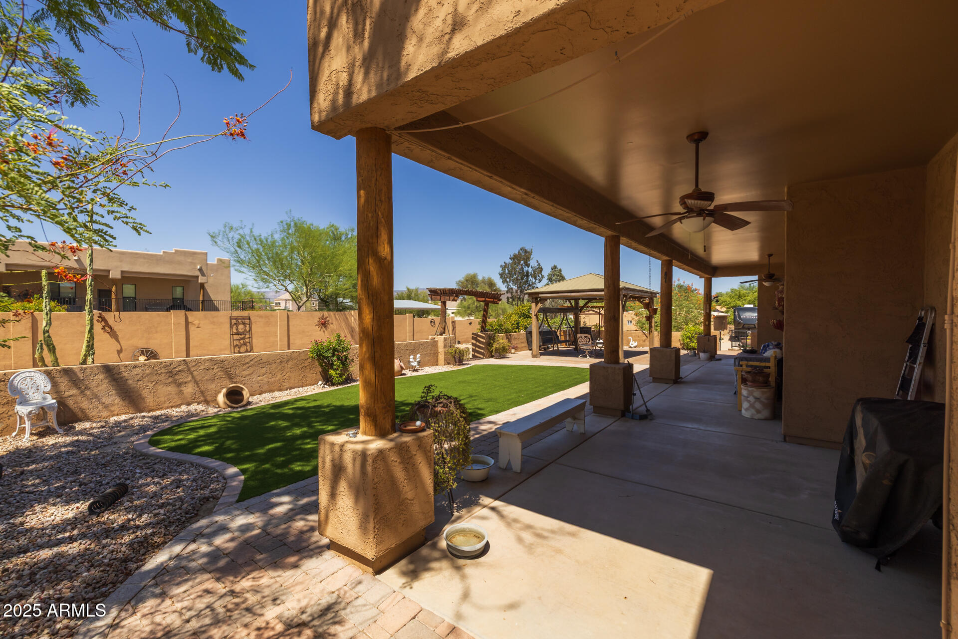 1324 W LAVITT Lane