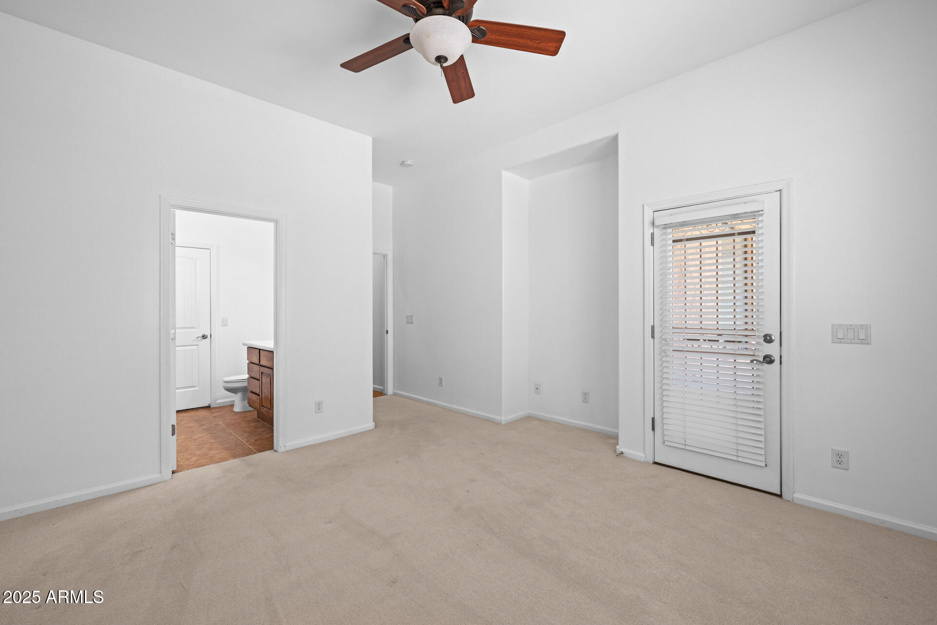 1324 W LAVITT Lane