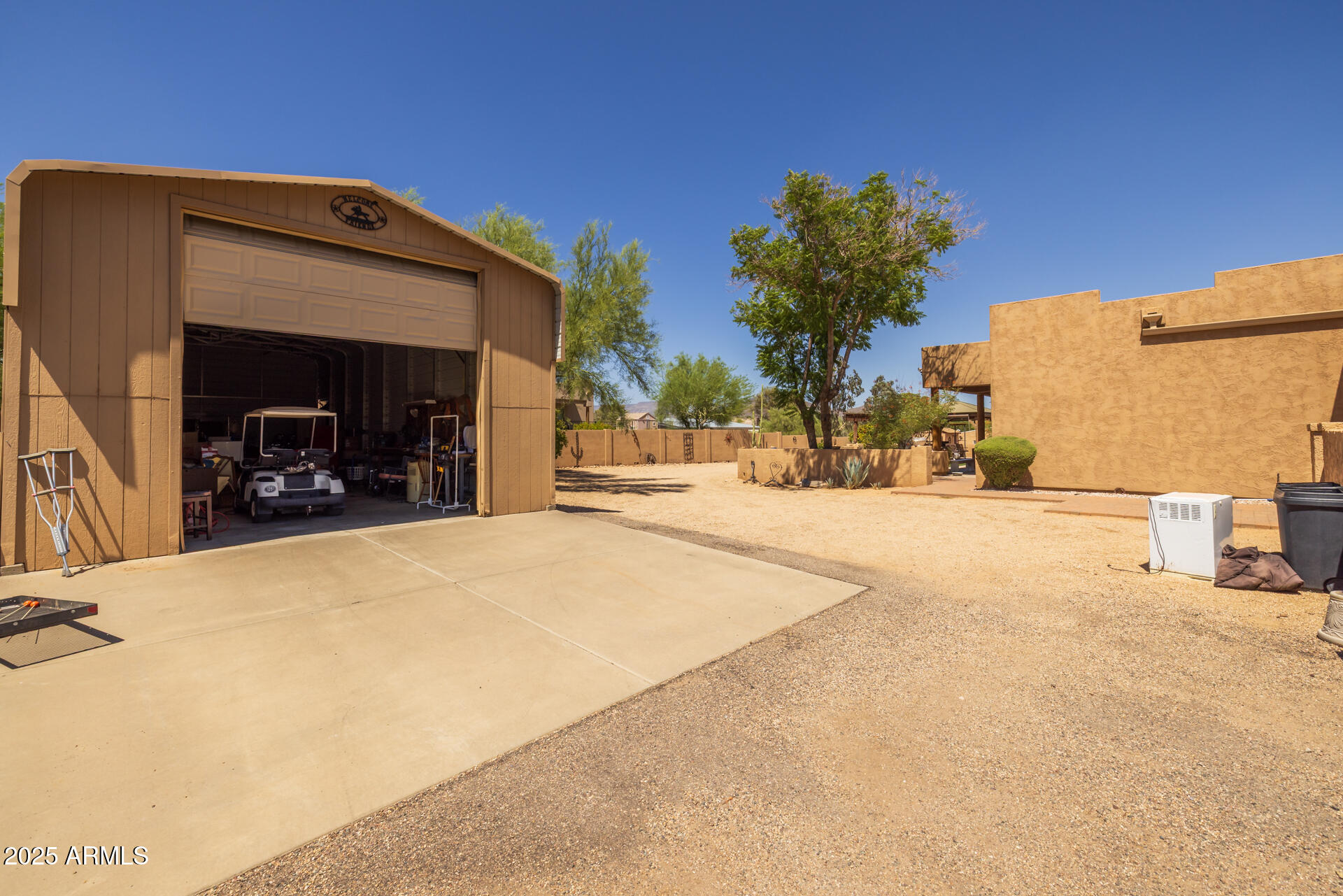 1324 W LAVITT Lane