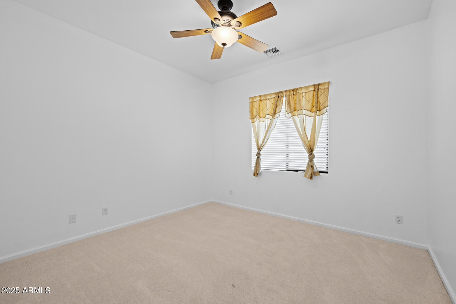 1324 W LAVITT Lane