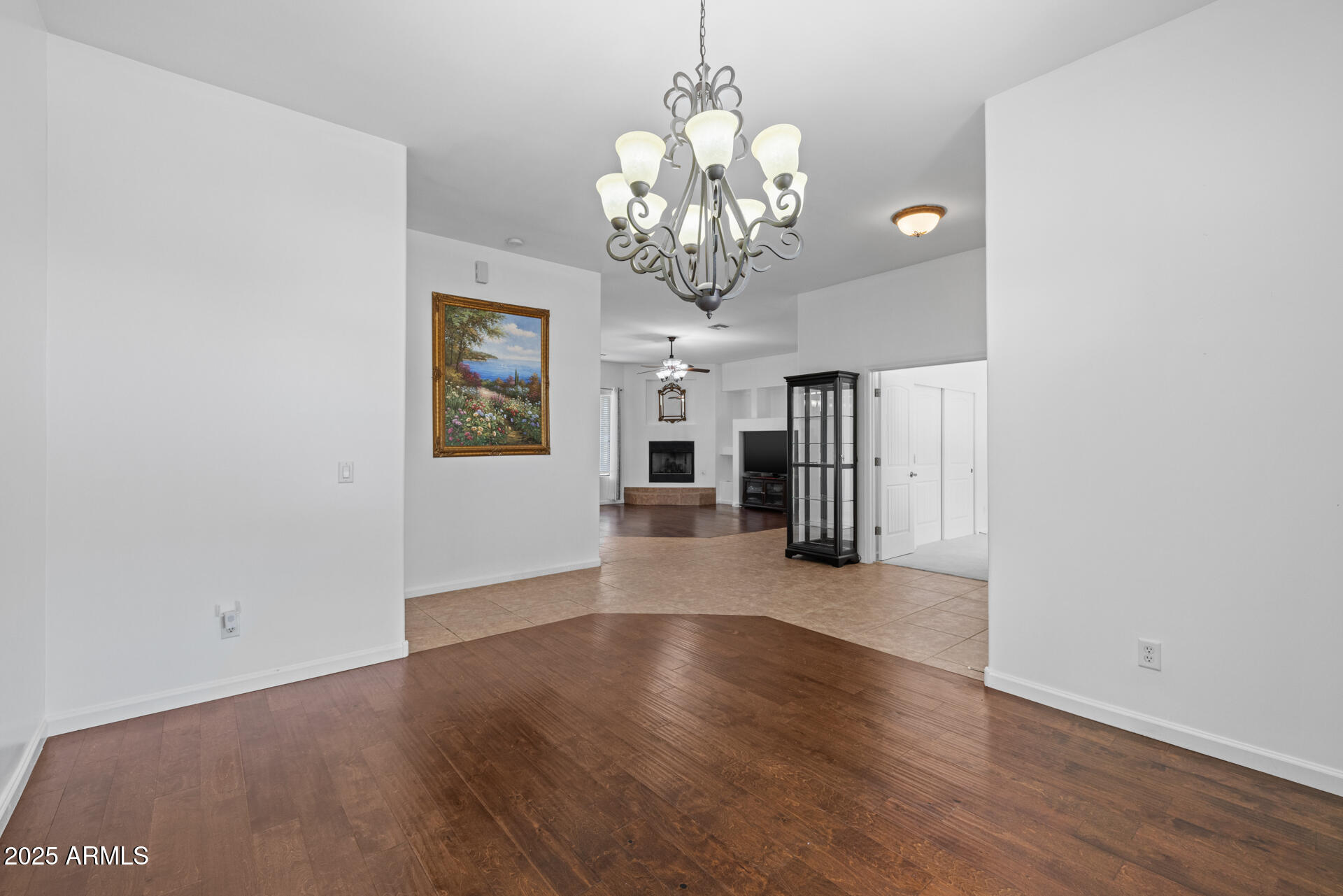 1324 W LAVITT Lane
