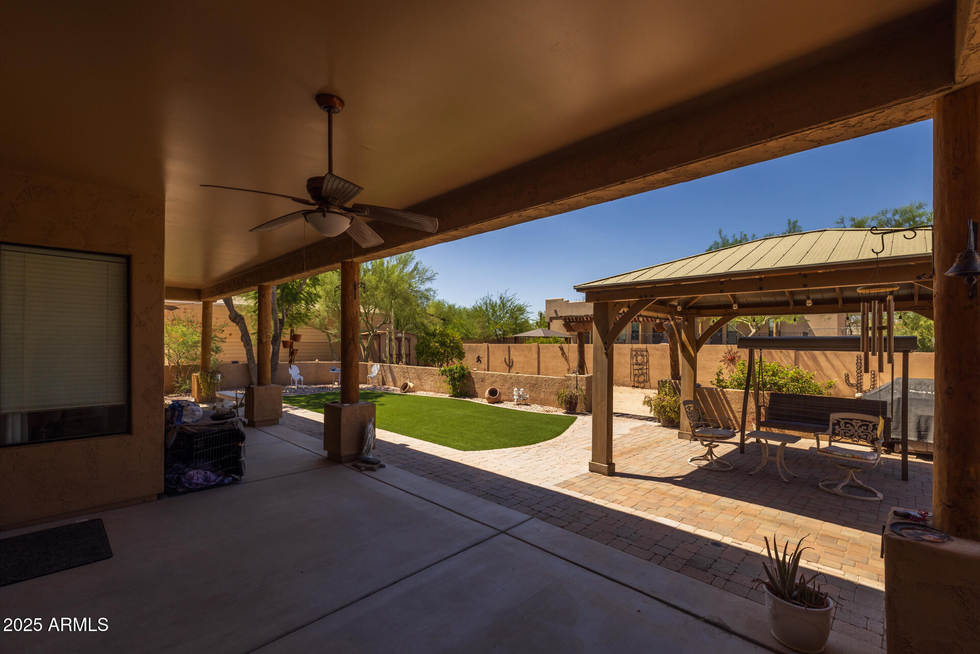 1324 W LAVITT Lane