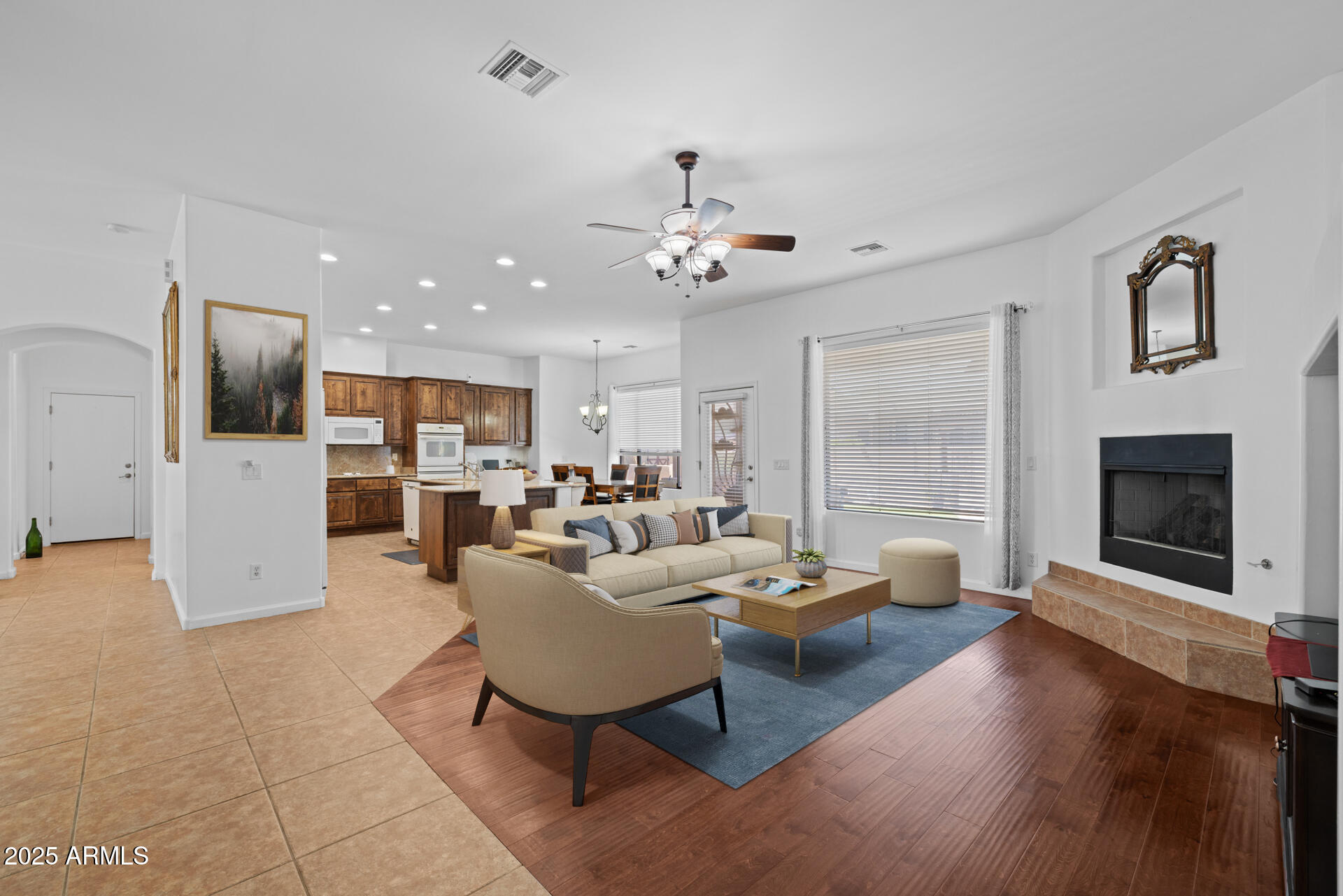 1324 W LAVITT Lane
