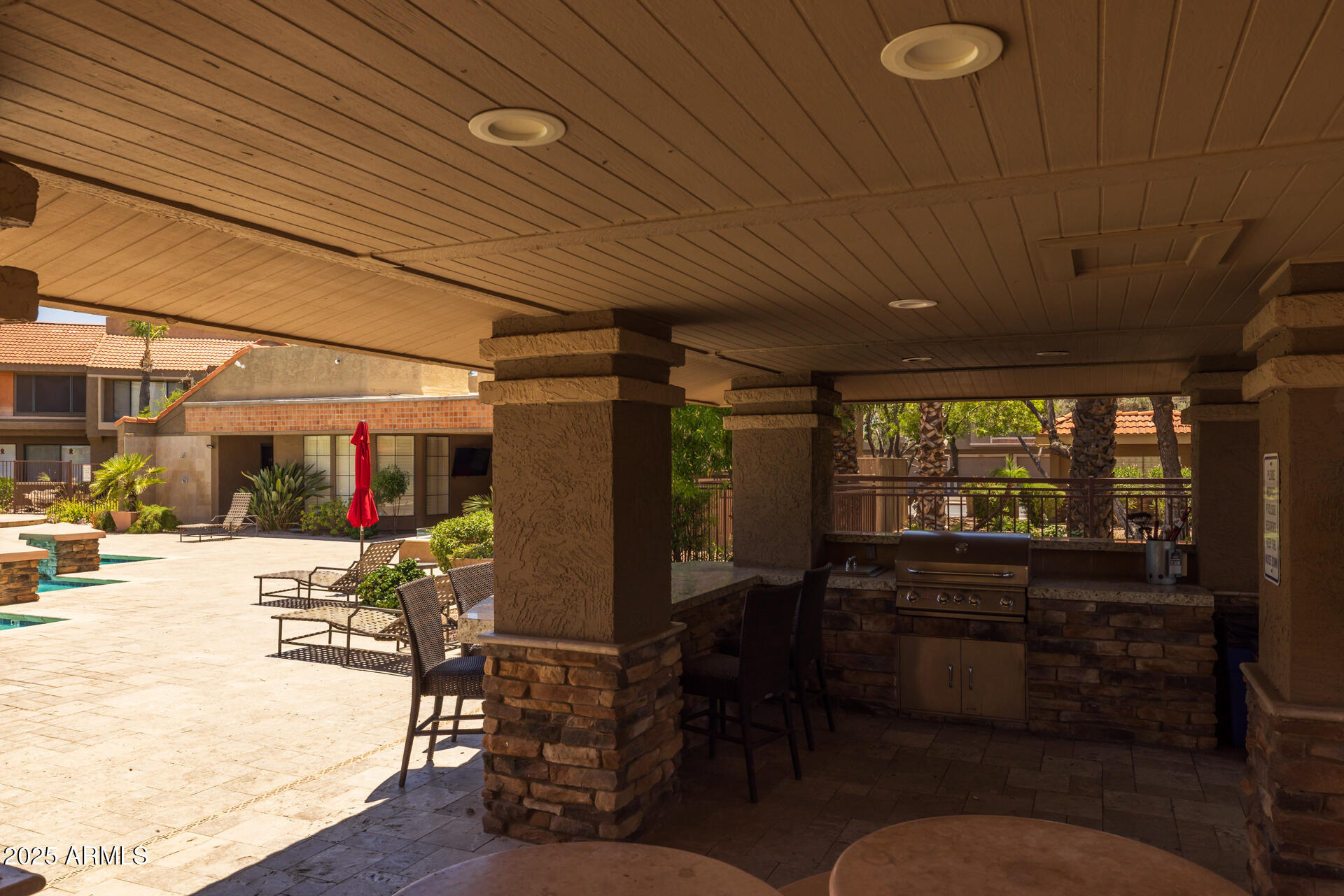 5122 E SHEA Boulevard, 1012