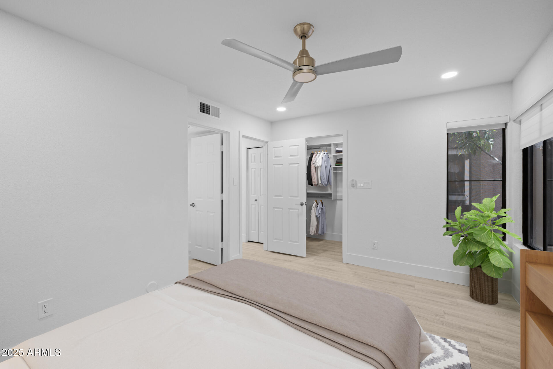 5122 E SHEA Boulevard, 1012