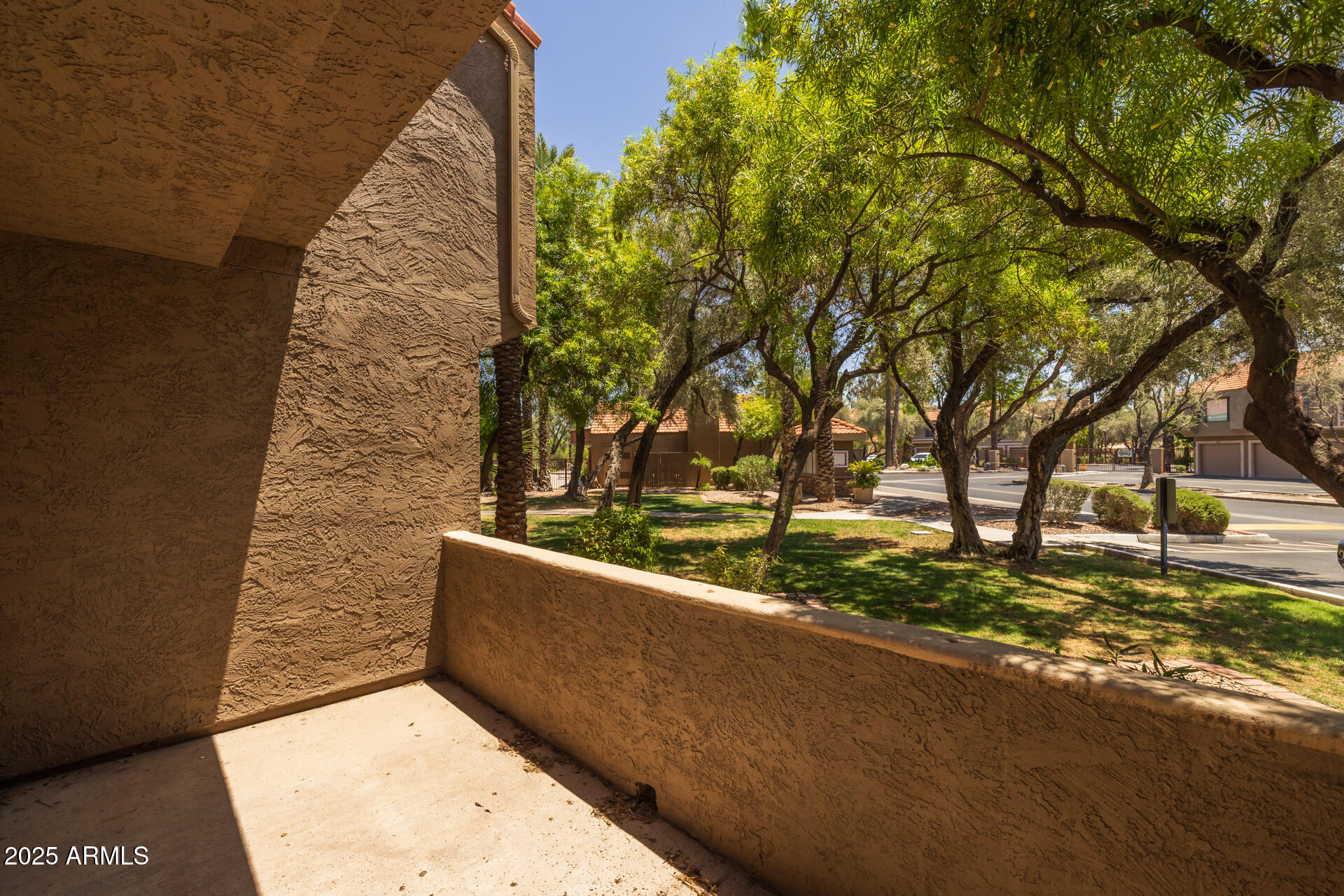 5122 E SHEA Boulevard, 1012