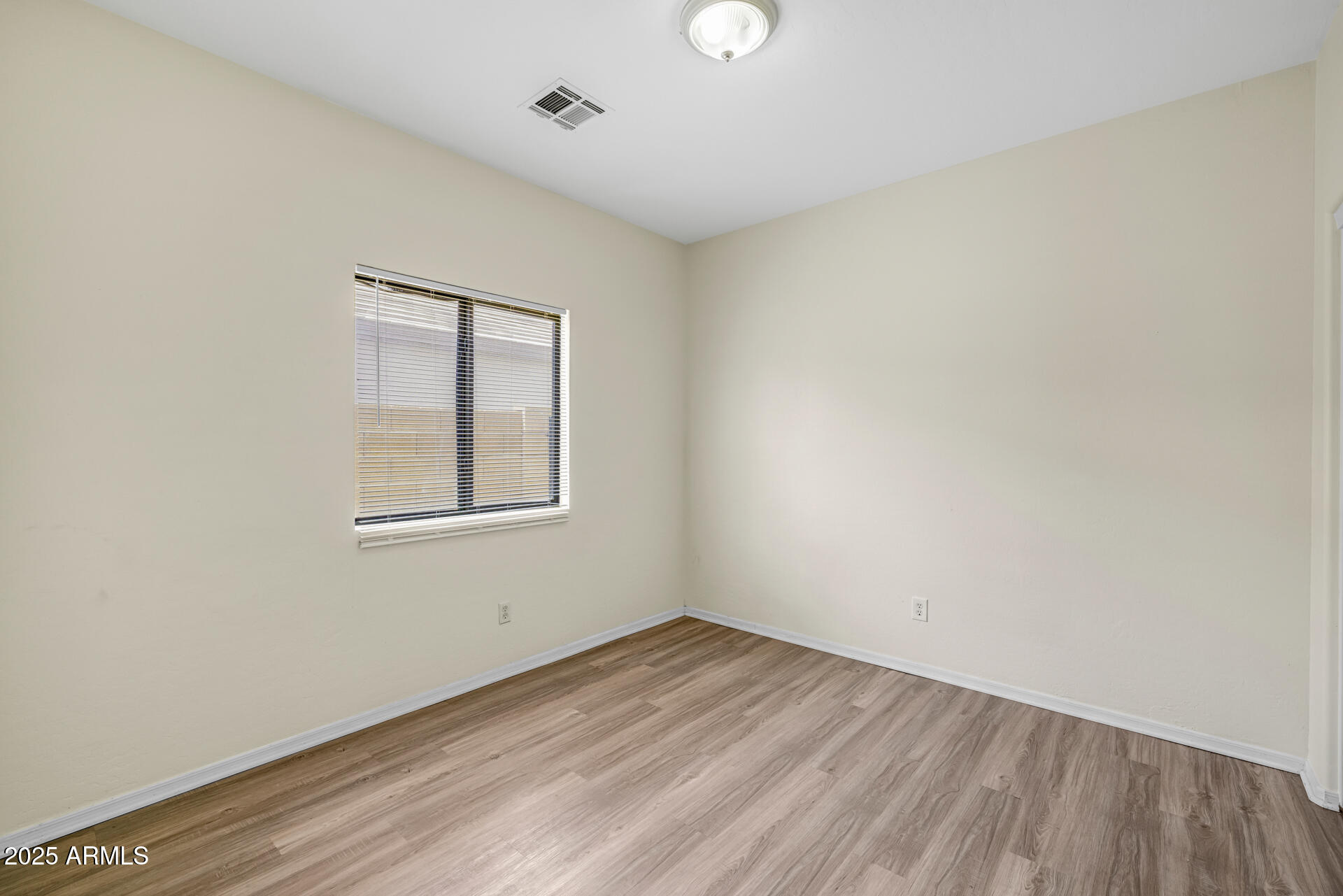 713 W SAINT CHARLES Avenue