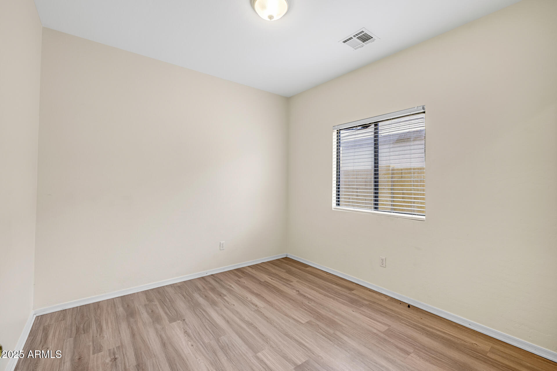 713 W SAINT CHARLES Avenue