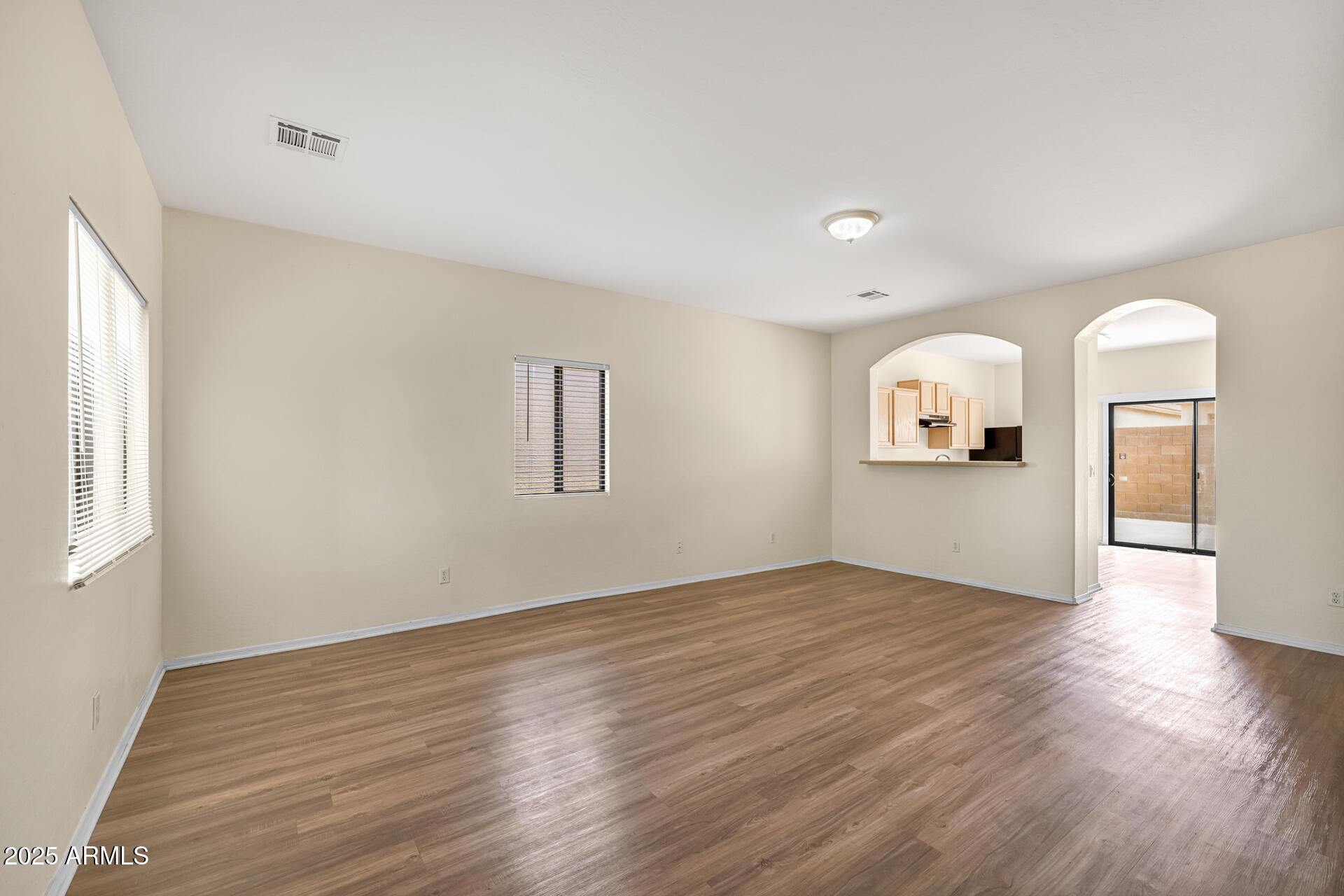 713 W SAINT CHARLES Avenue
