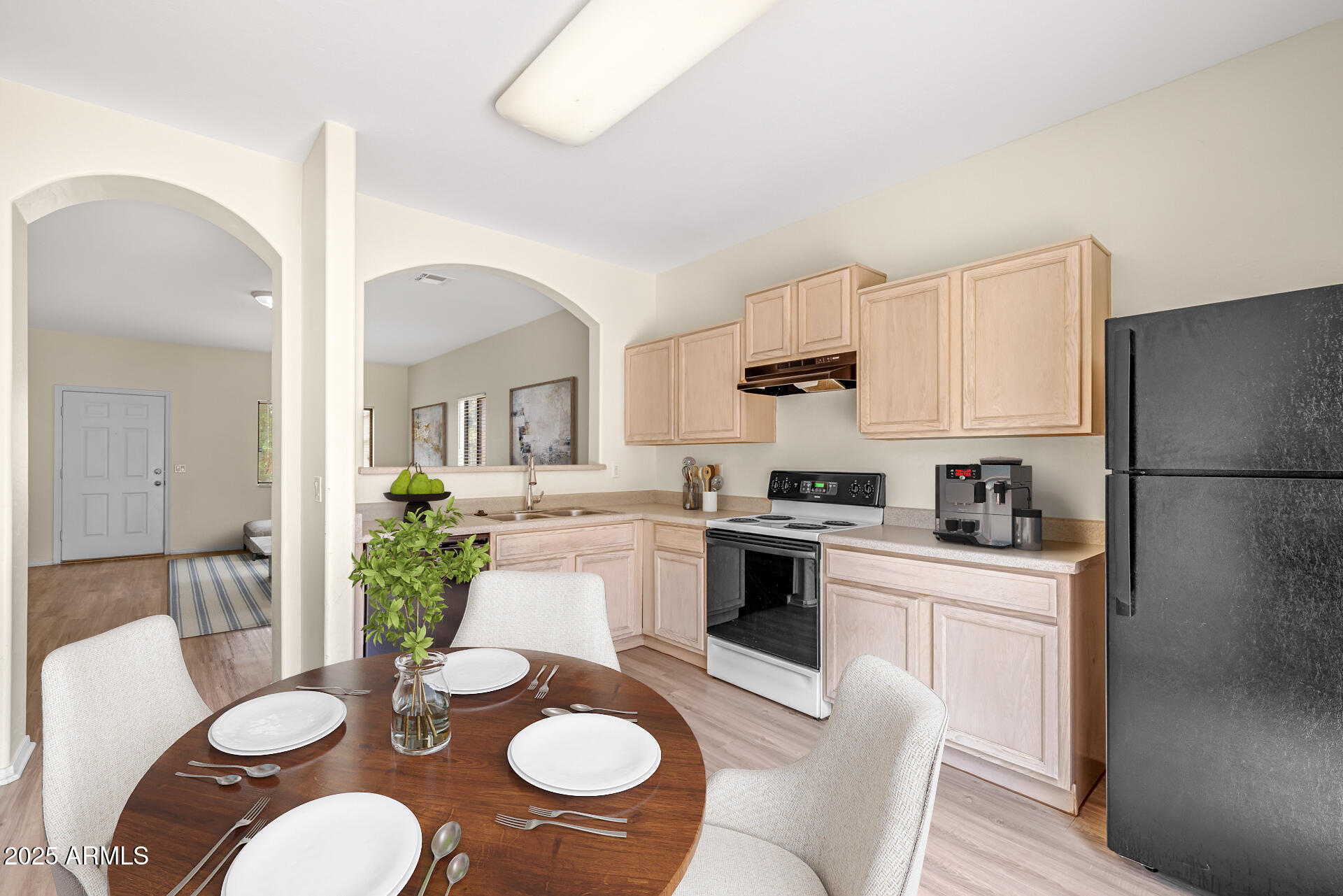 713 W SAINT CHARLES Avenue