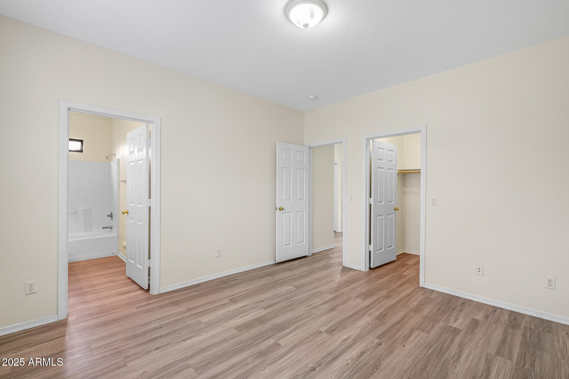 713 W SAINT CHARLES Avenue