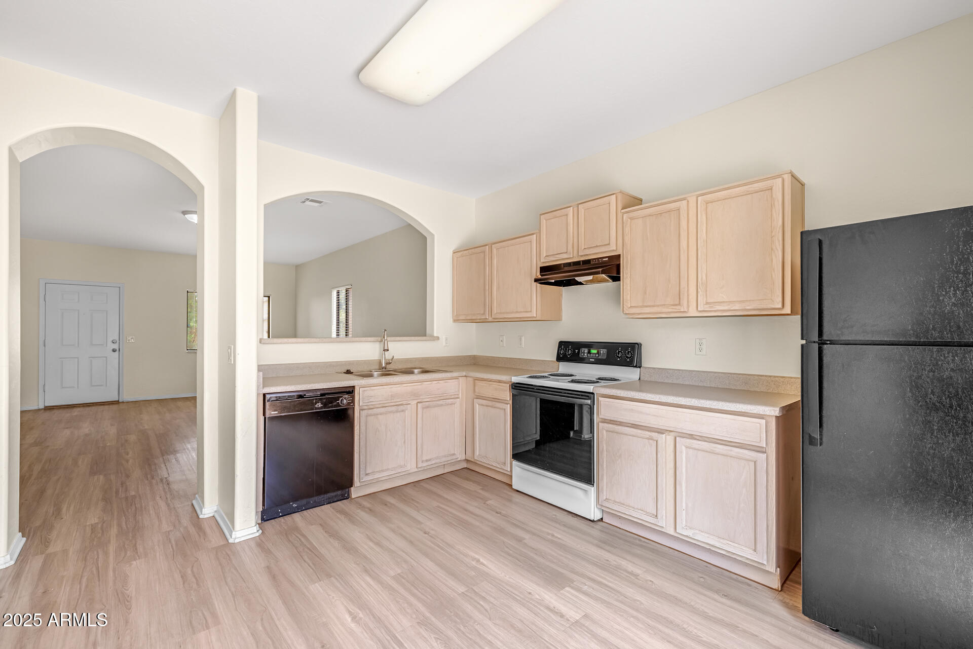 713 W SAINT CHARLES Avenue