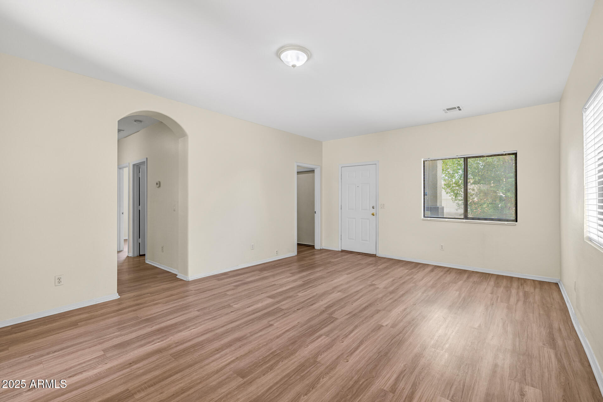 713 W SAINT CHARLES Avenue