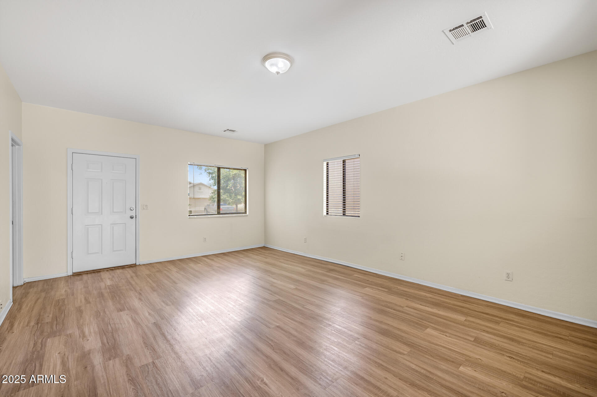 713 W SAINT CHARLES Avenue