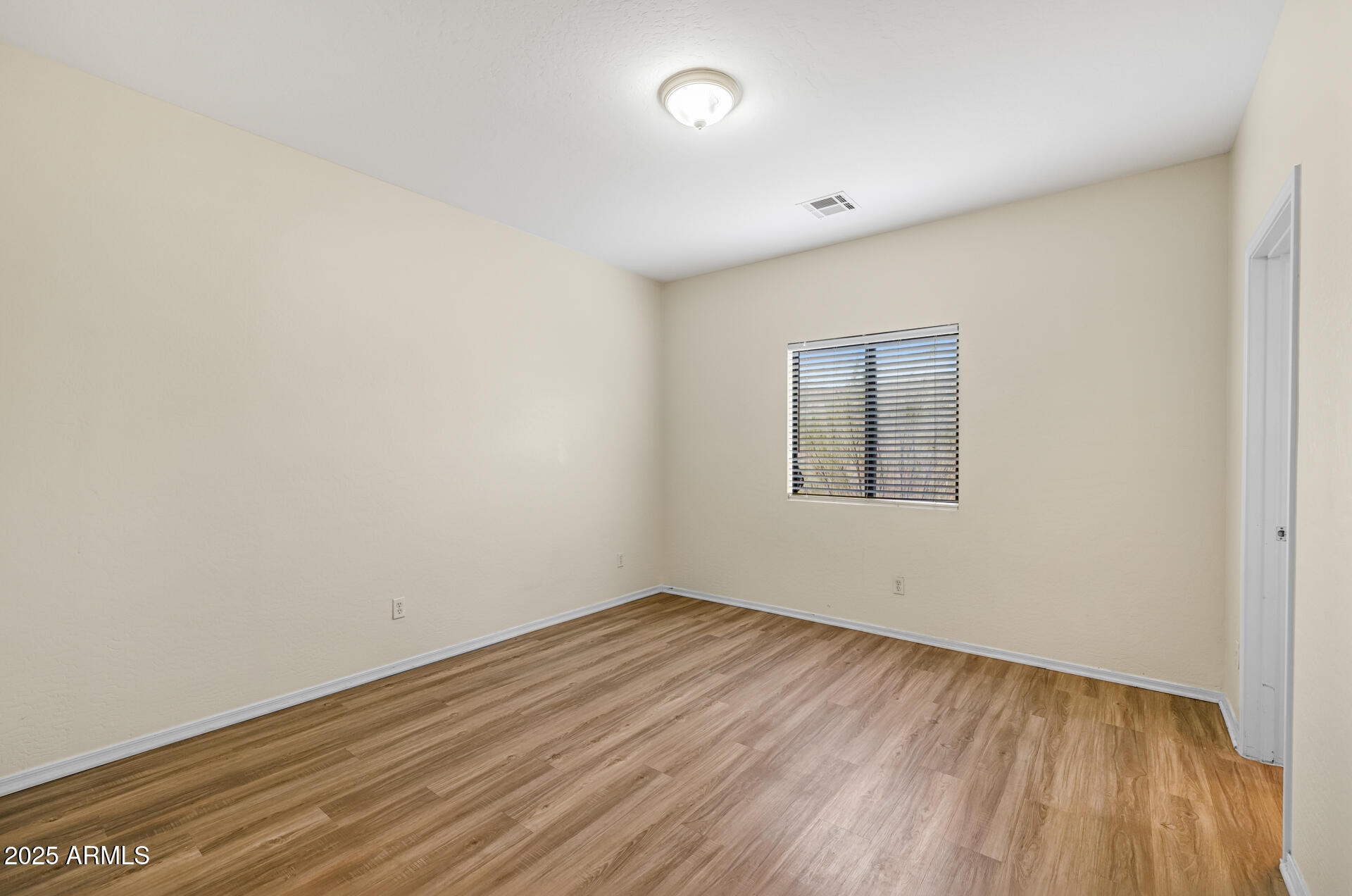 713 W SAINT CHARLES Avenue