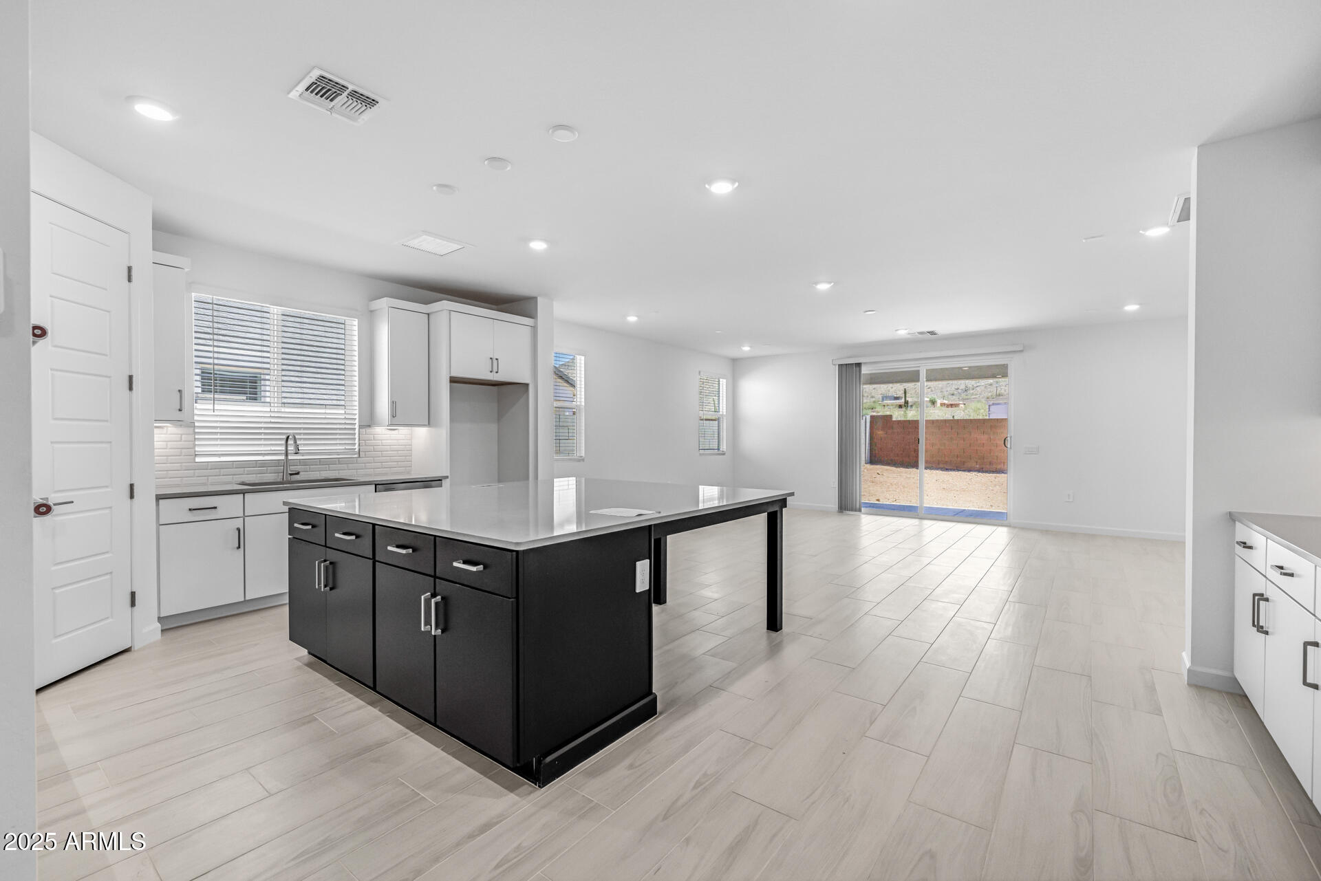 2323 W PEARCE Road