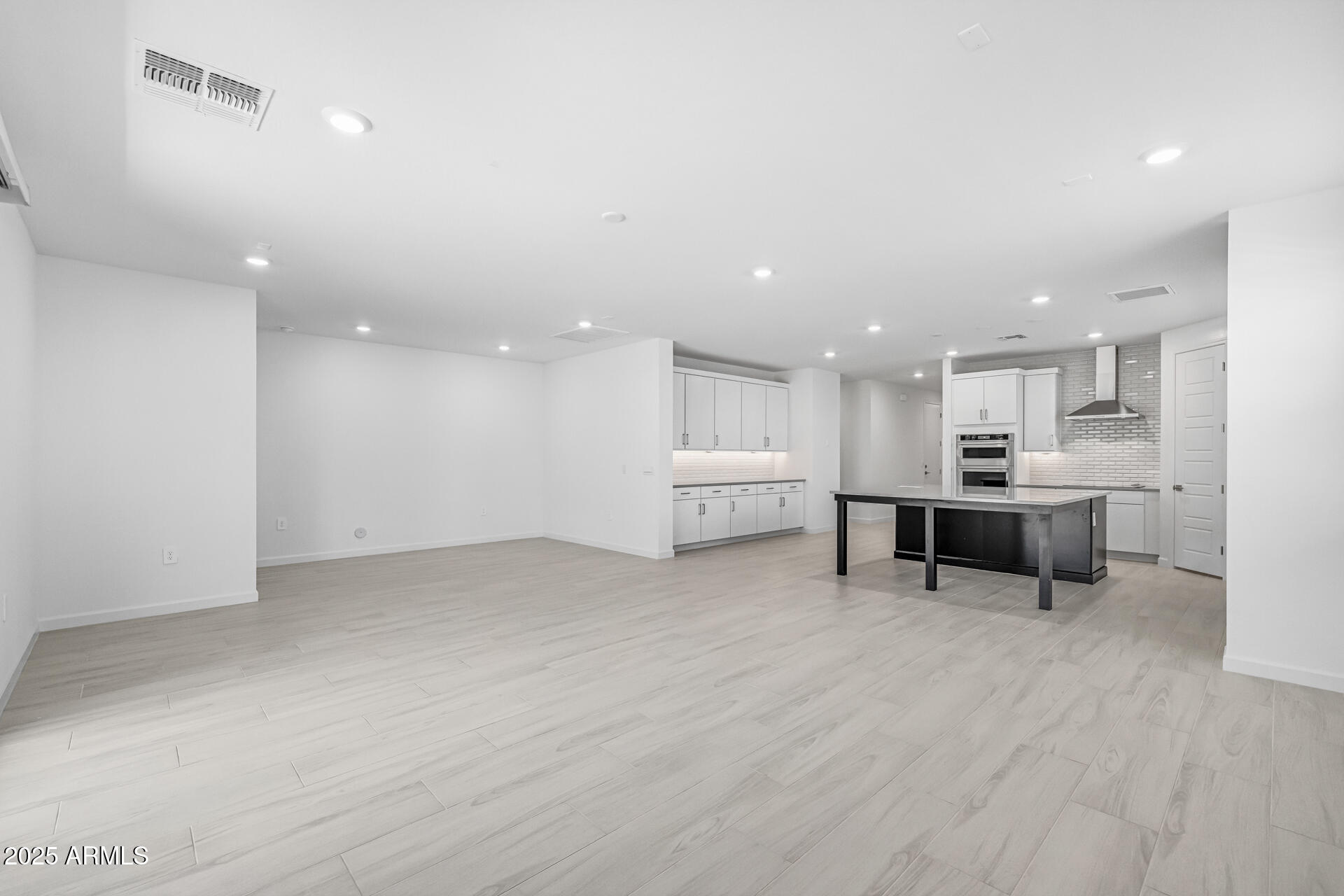 2323 W PEARCE Road