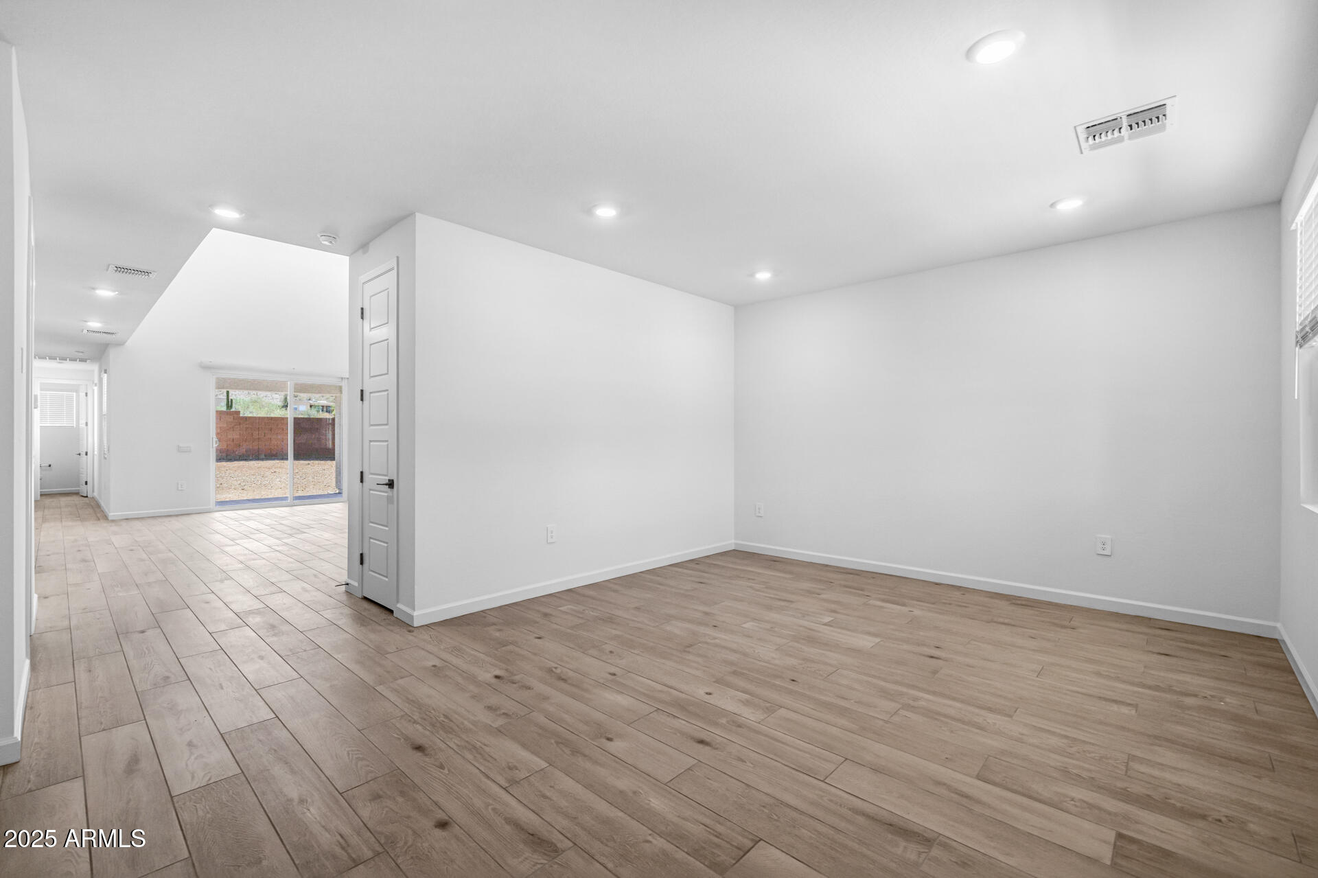 2319 W PEARCE Road