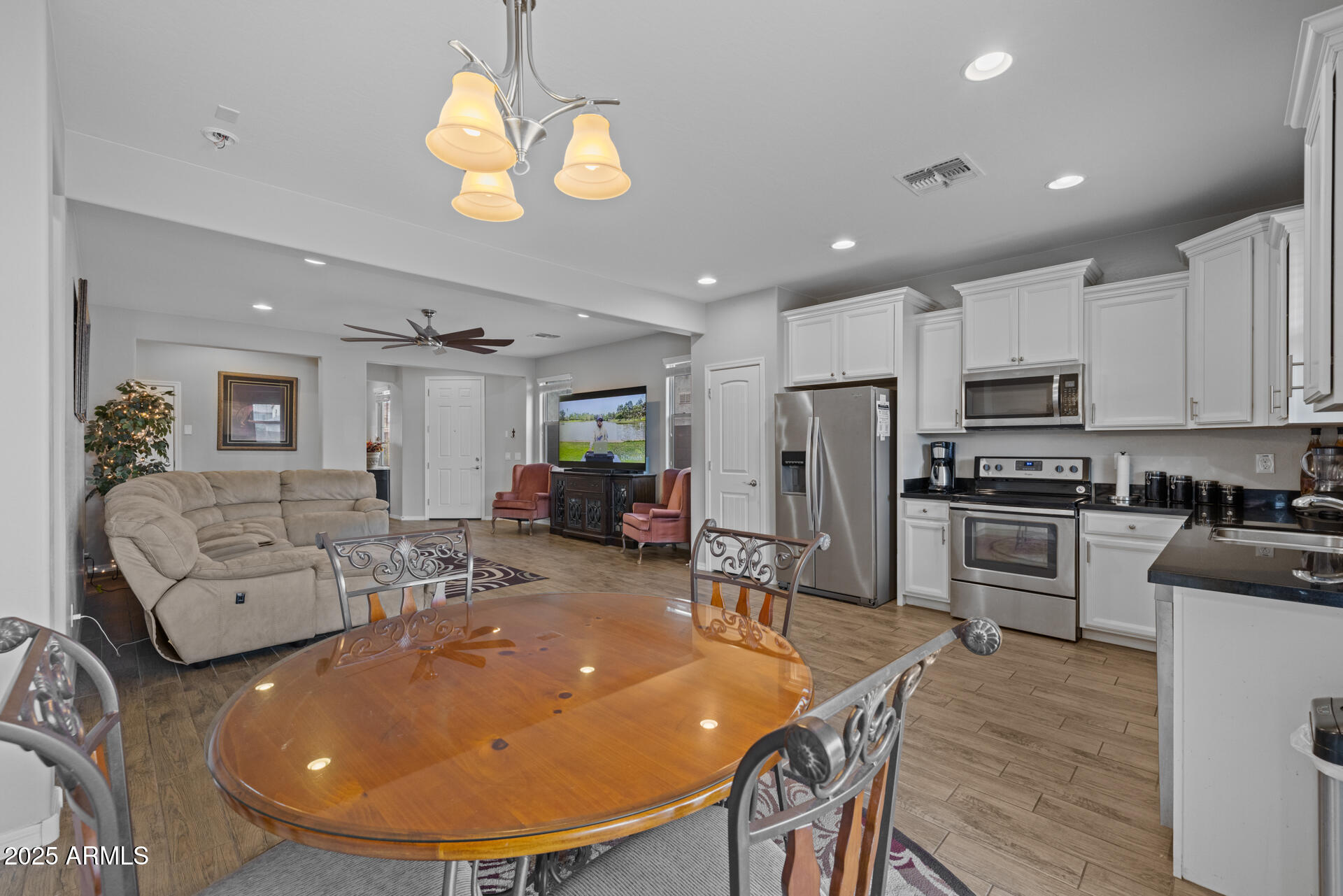 41263 W ELM Drive