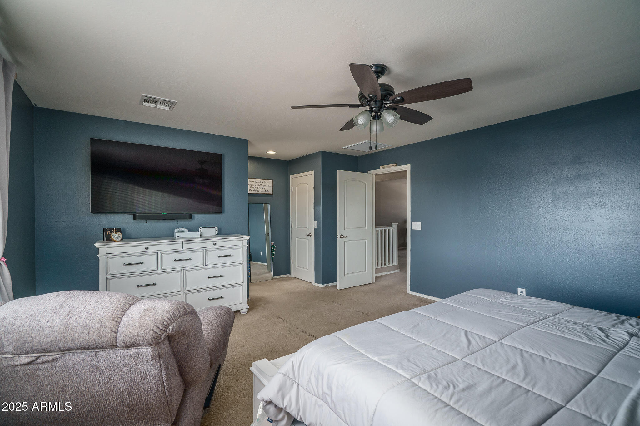 10217 W MARGUERITE Avenue