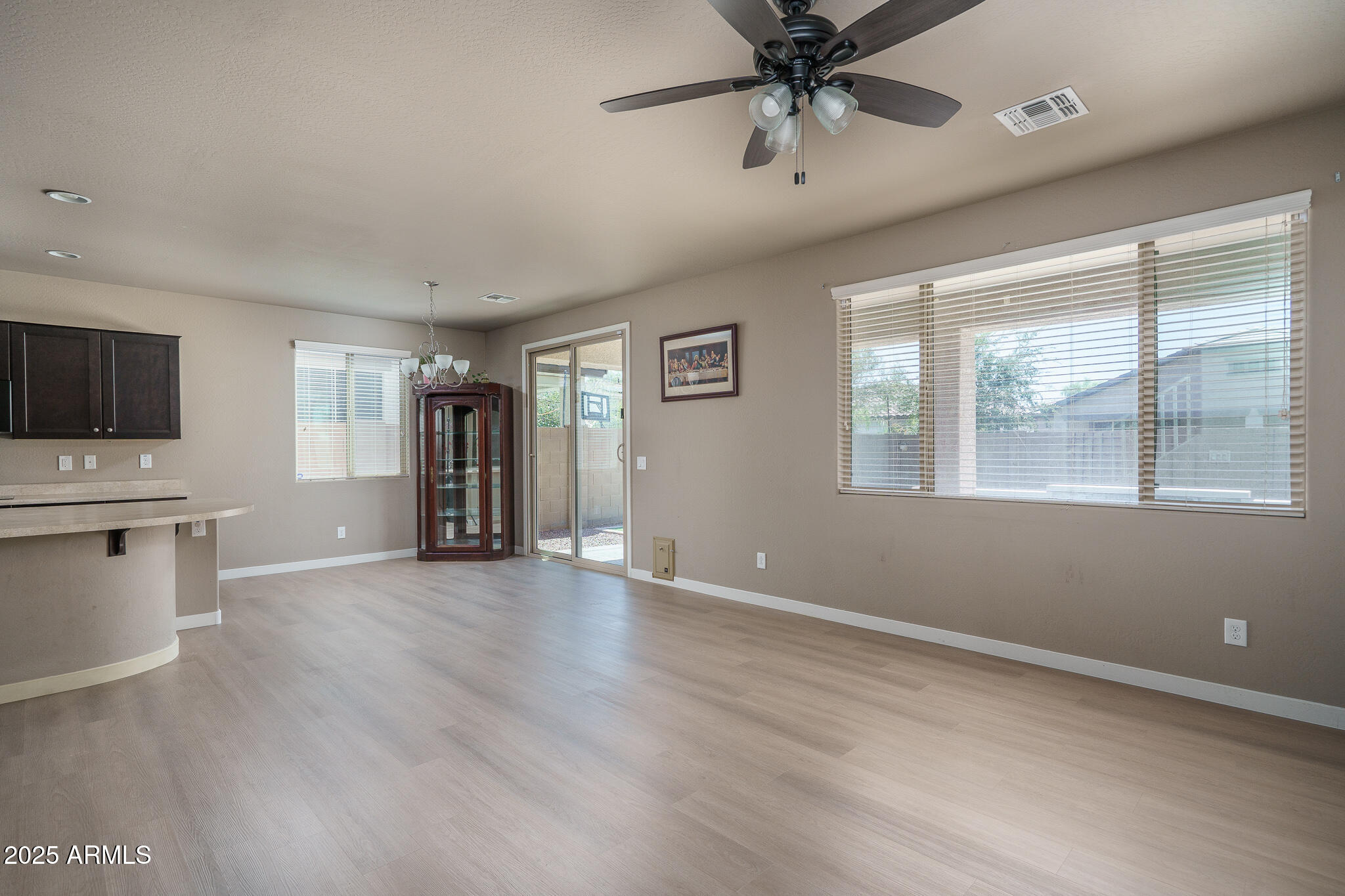 10217 W MARGUERITE Avenue