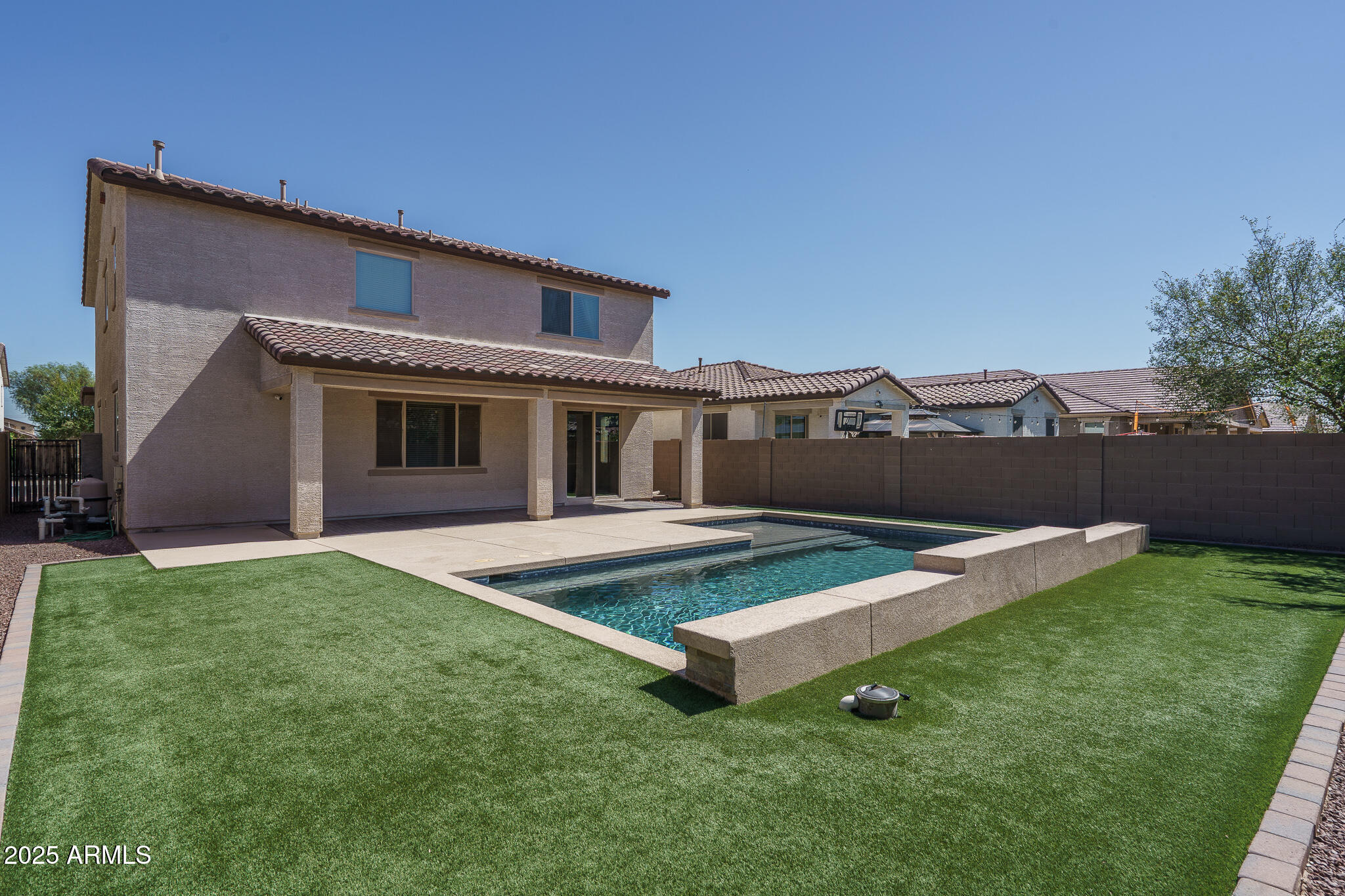 10217 W MARGUERITE Avenue