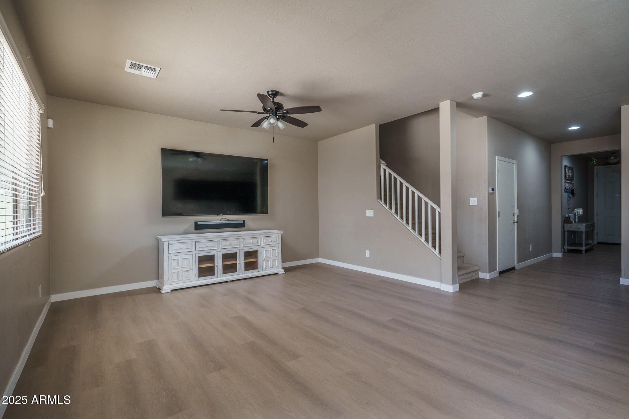 10217 W MARGUERITE Avenue